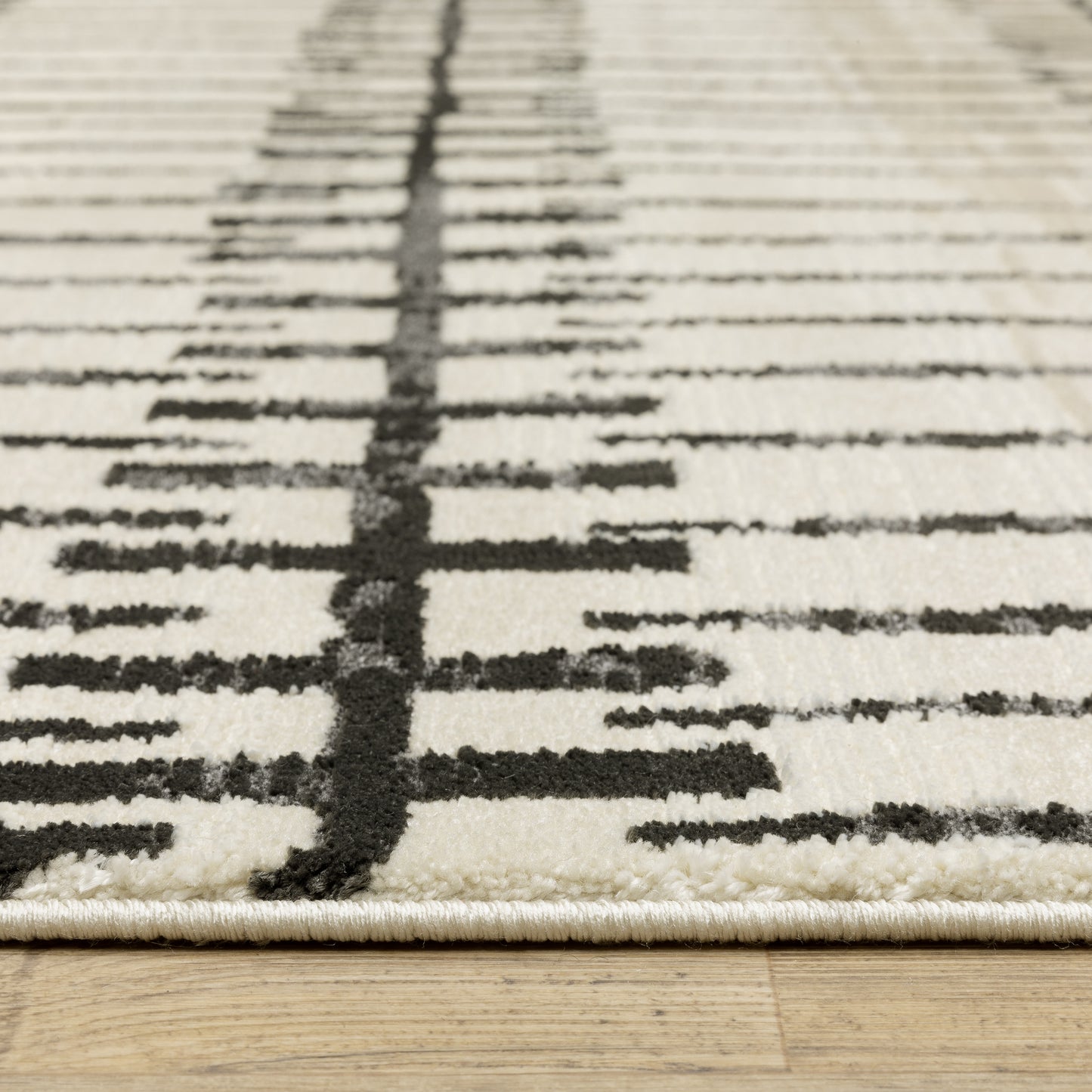 Oriental Weavers Raylan  Ivory Black Modern & Contemporary