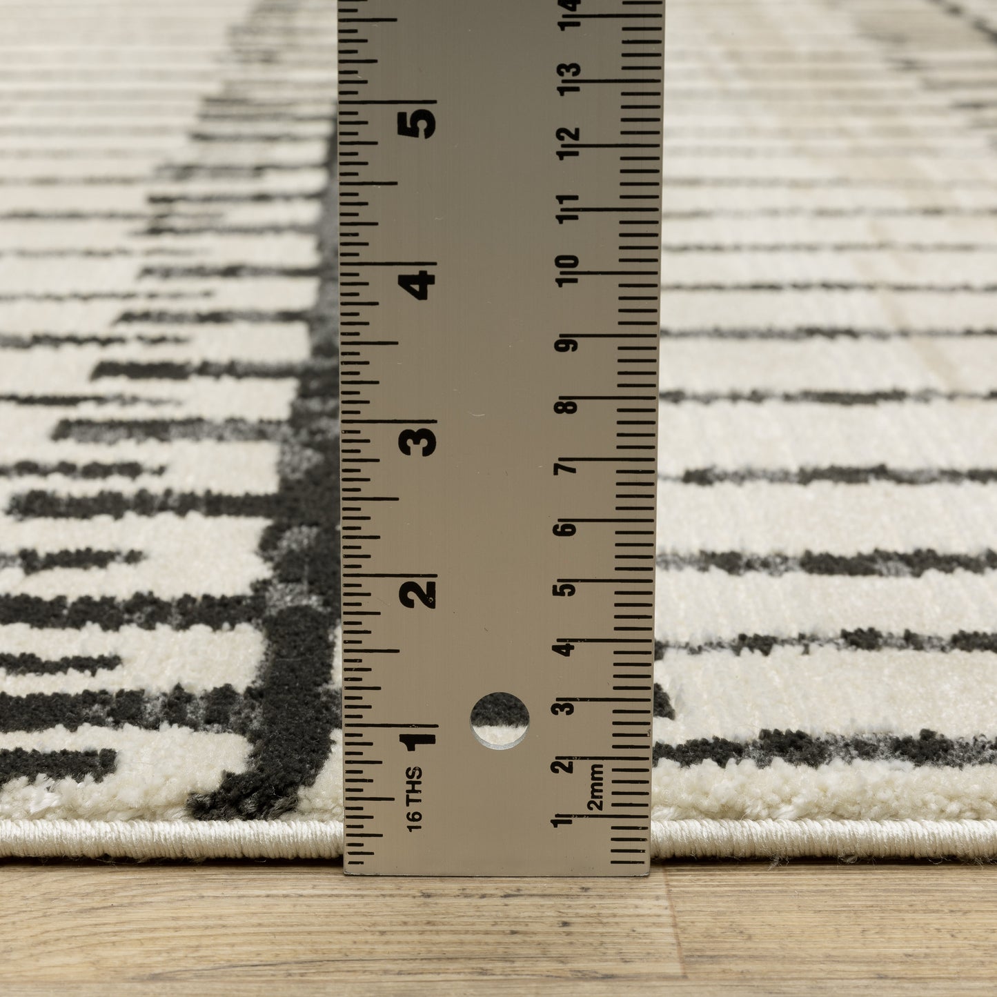 Oriental Weavers Raylan  Ivory Black Modern & Contemporary