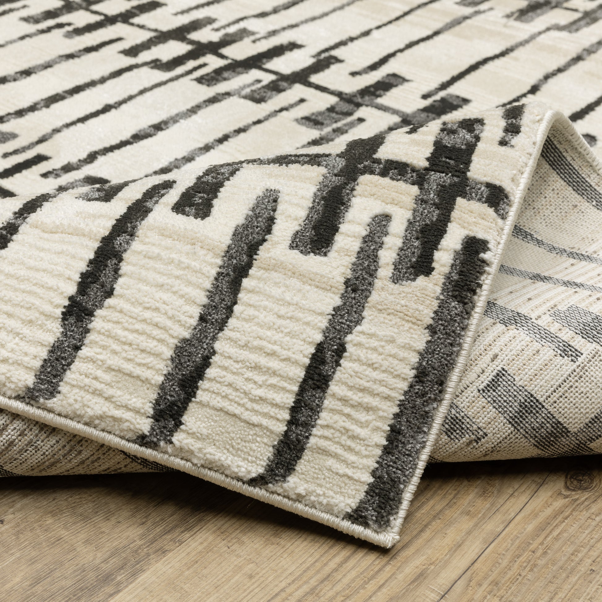 Oriental Weavers Raylan  Ivory Black Modern & Contemporary