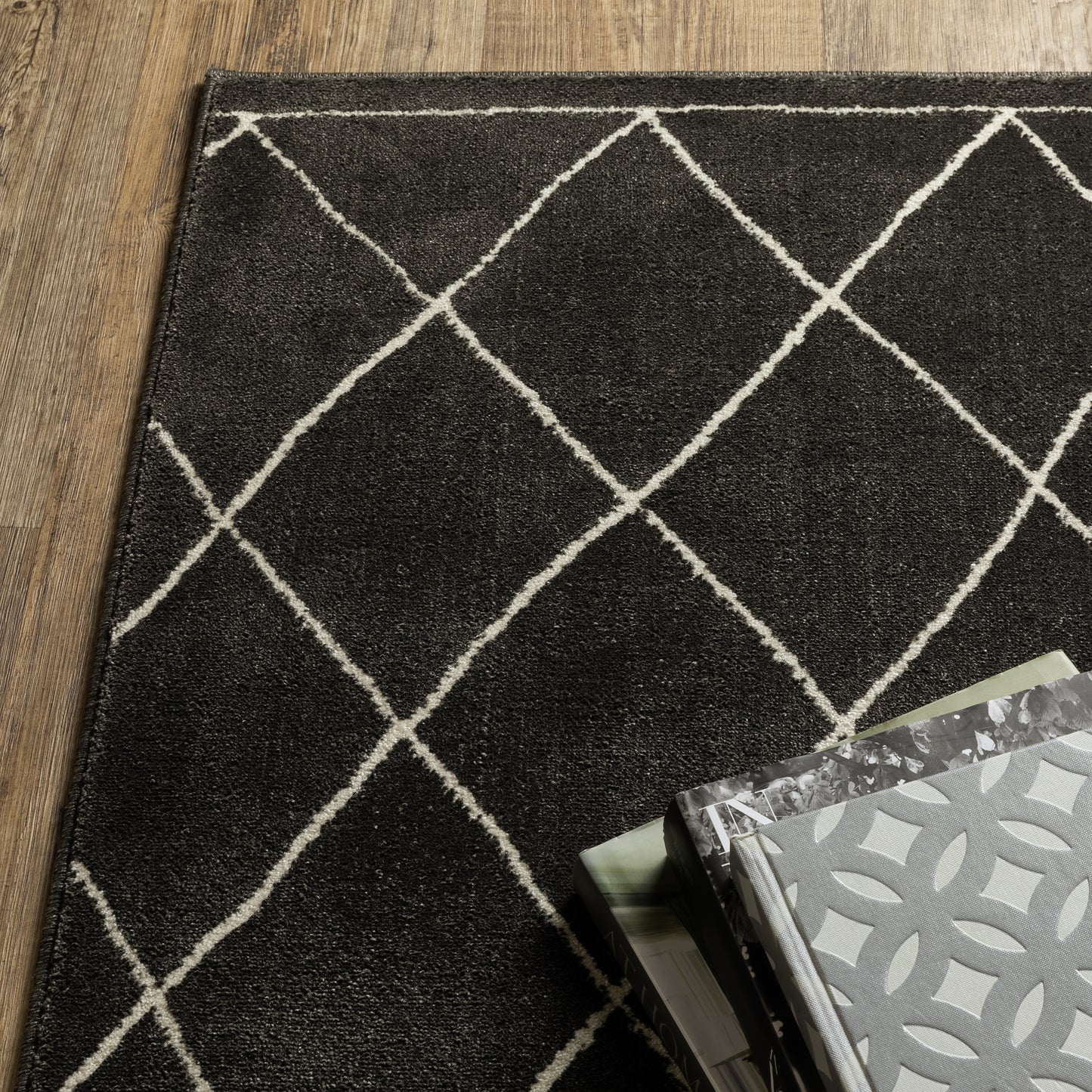 Oriental Weavers Raylan  Black Ivory Transitional
