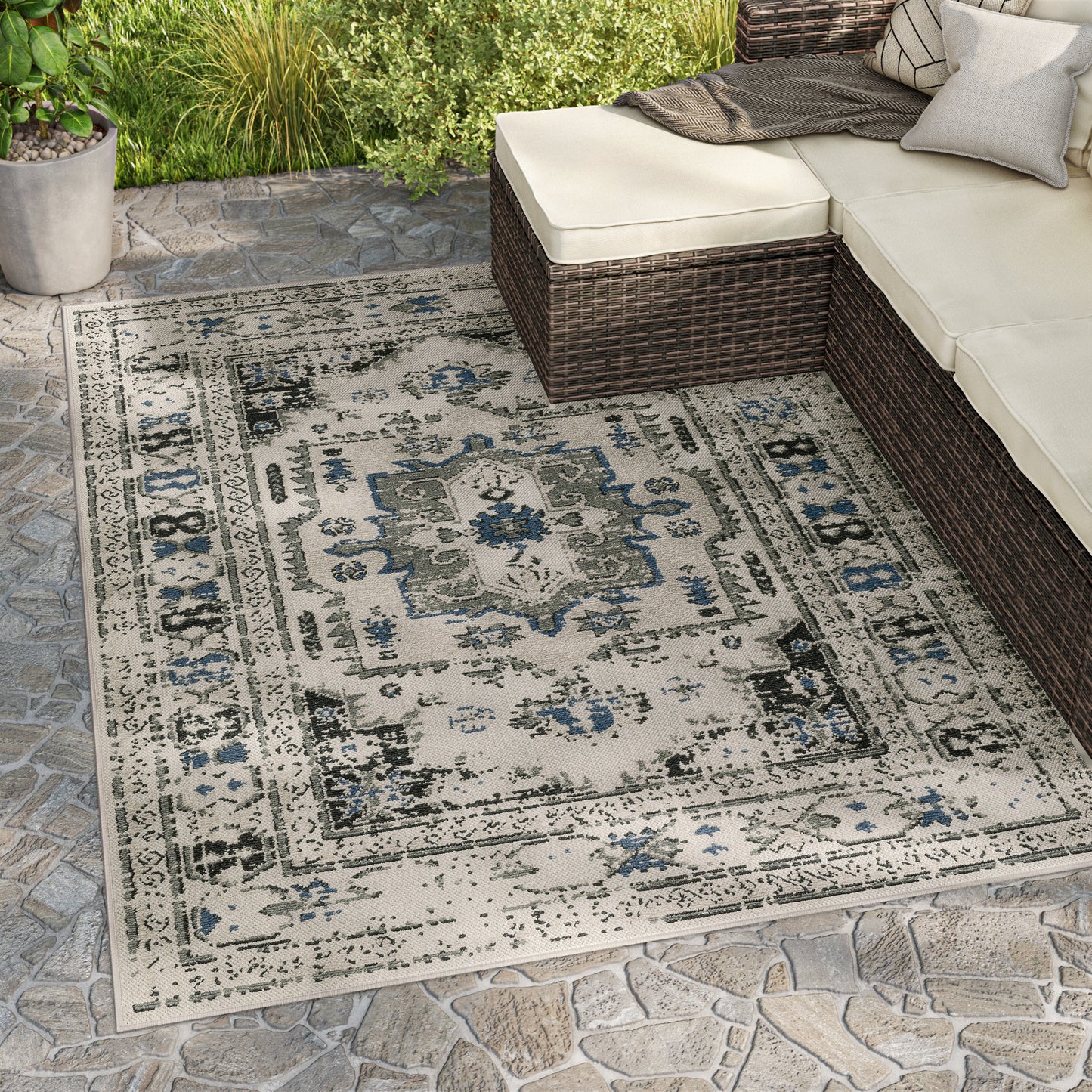 Oriental Weavers Torrey  Light Grey Grey Traditional