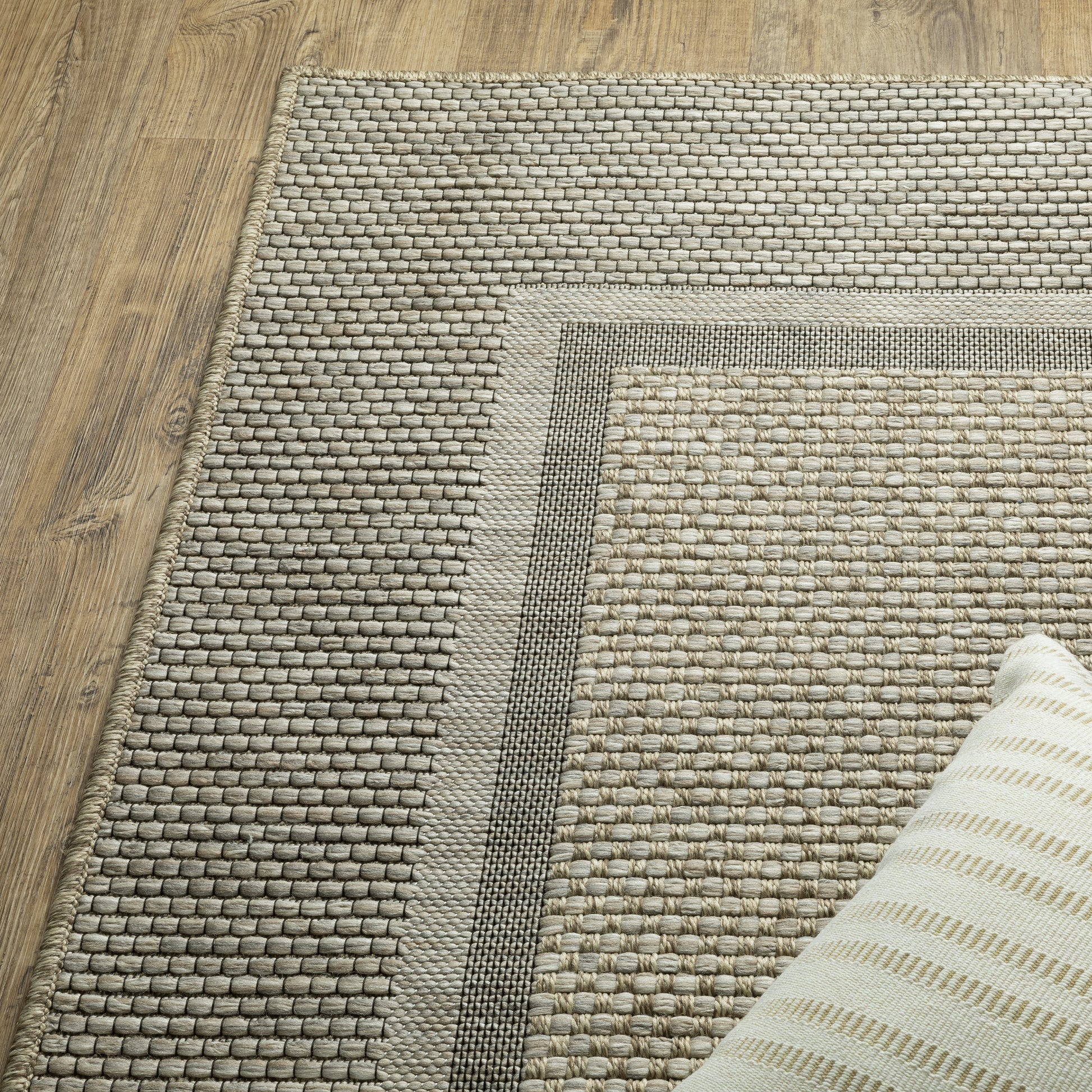 Oriental Weavers Tortuga  Tan Black Casual