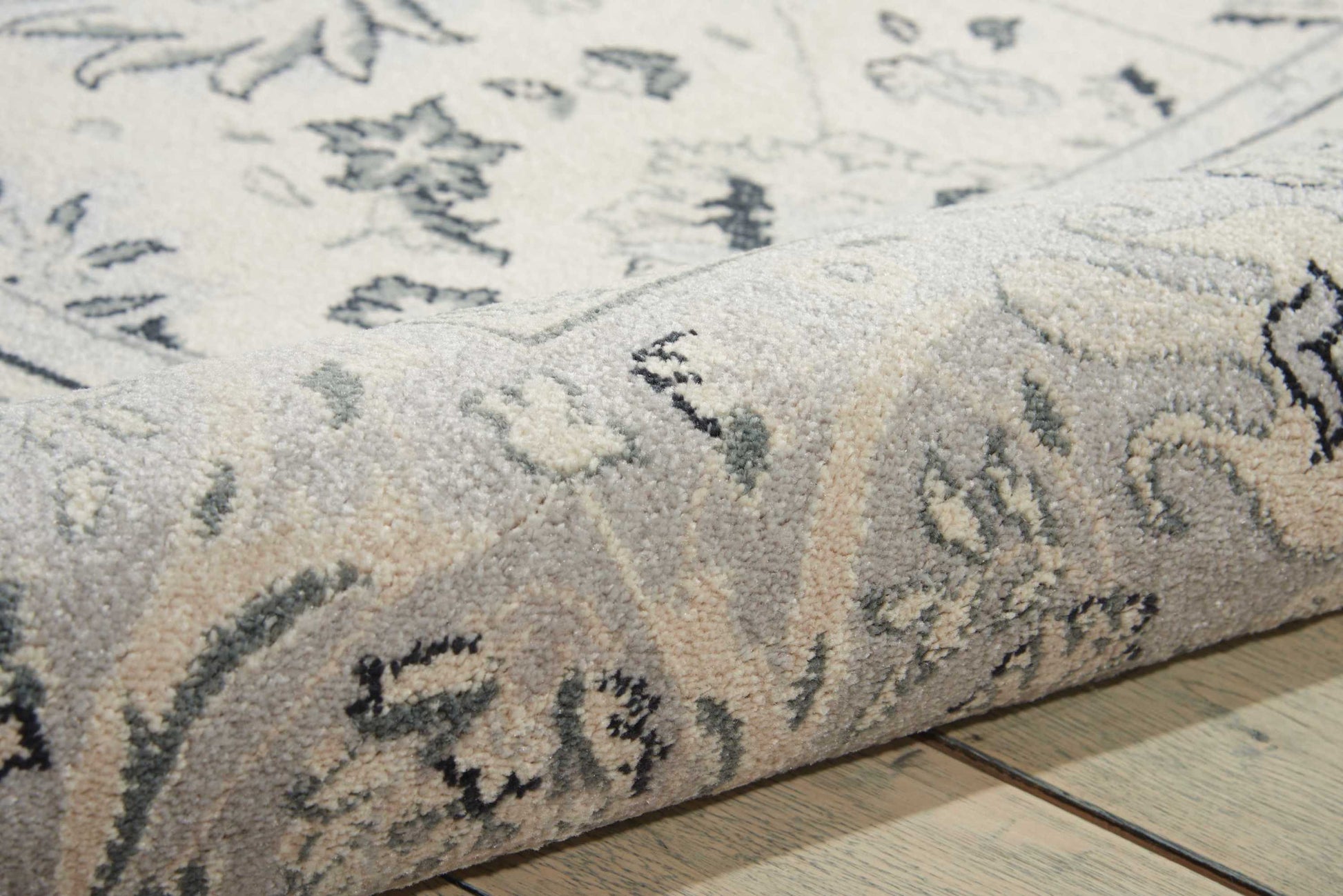 Nourison Home Maymana  Ivory  Traditional