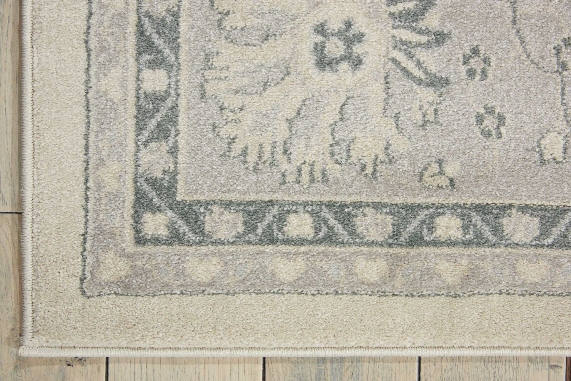 Nourison Home Maymana  Ivory  Traditional