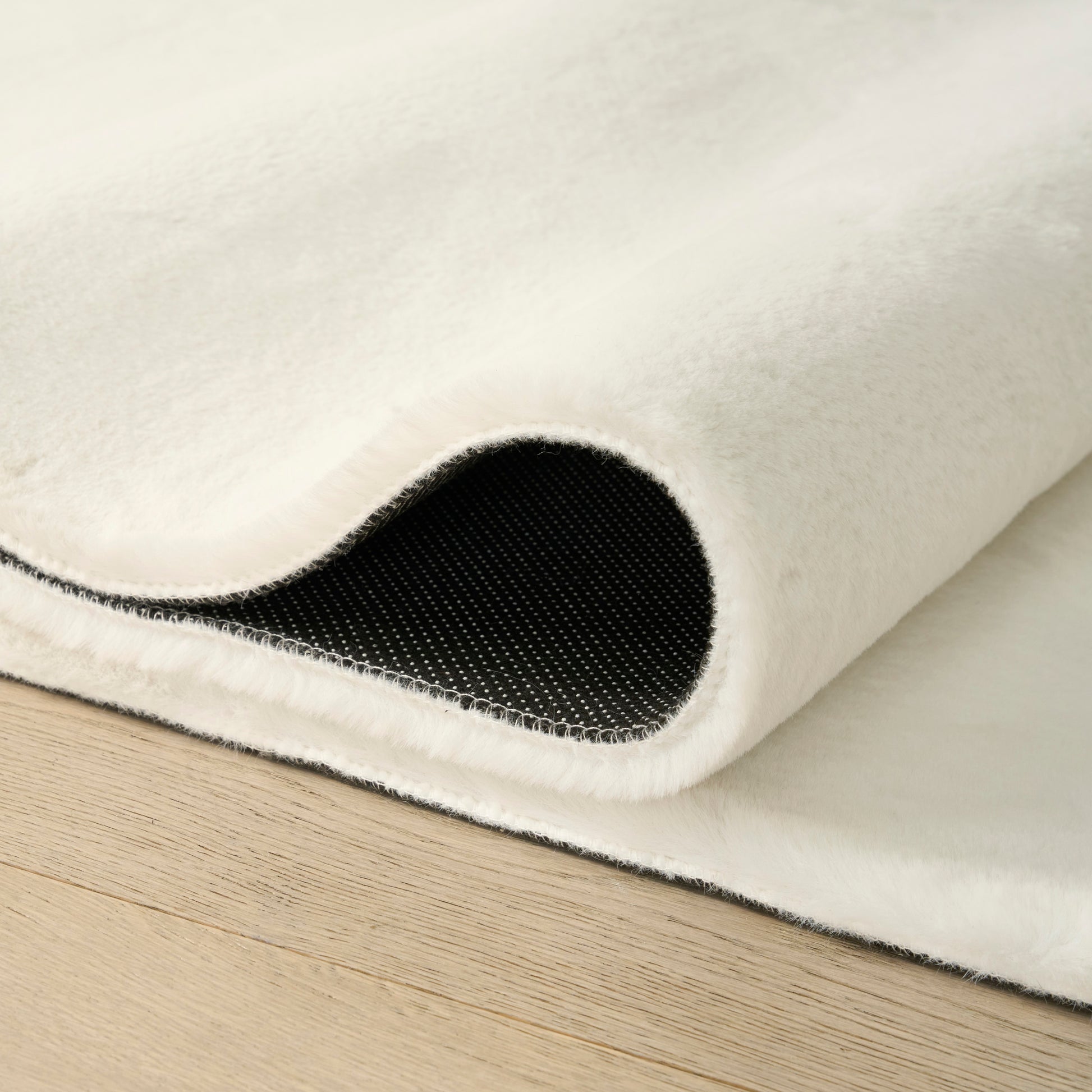 Nourison Home Soft Plush Rabbit Fur  White  Contemporary