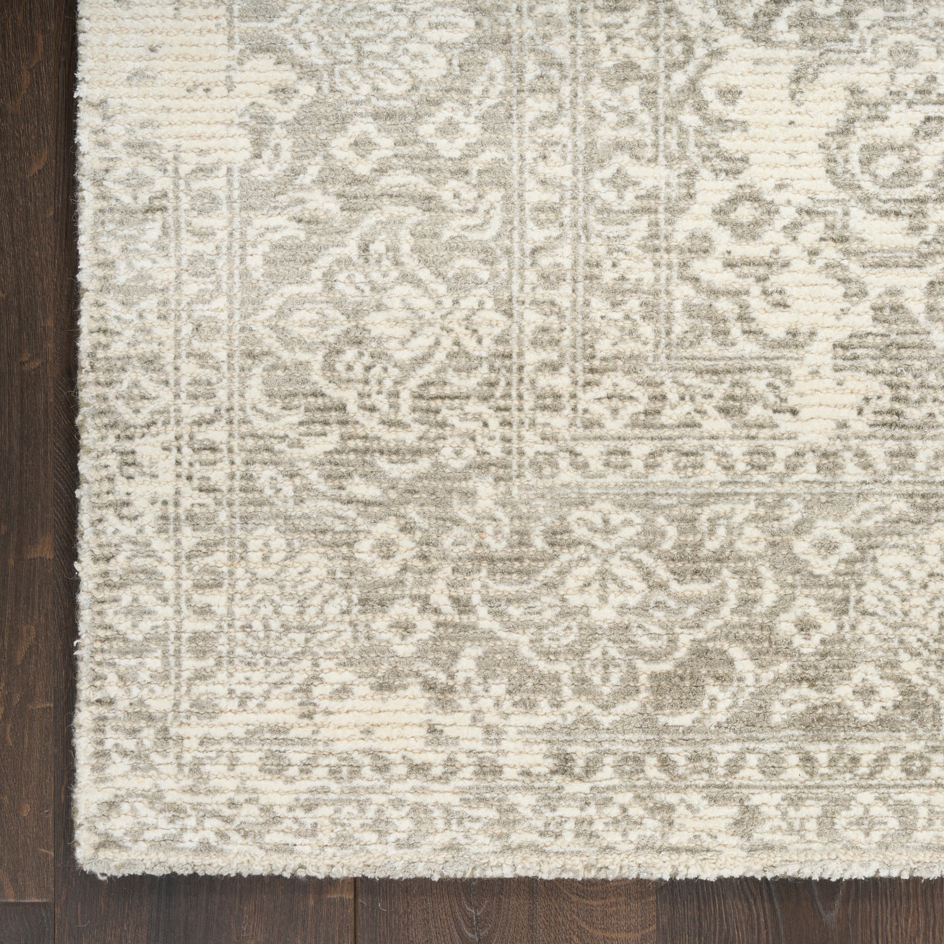 Nourison Home Azalea  Ivory Grey  Traditional