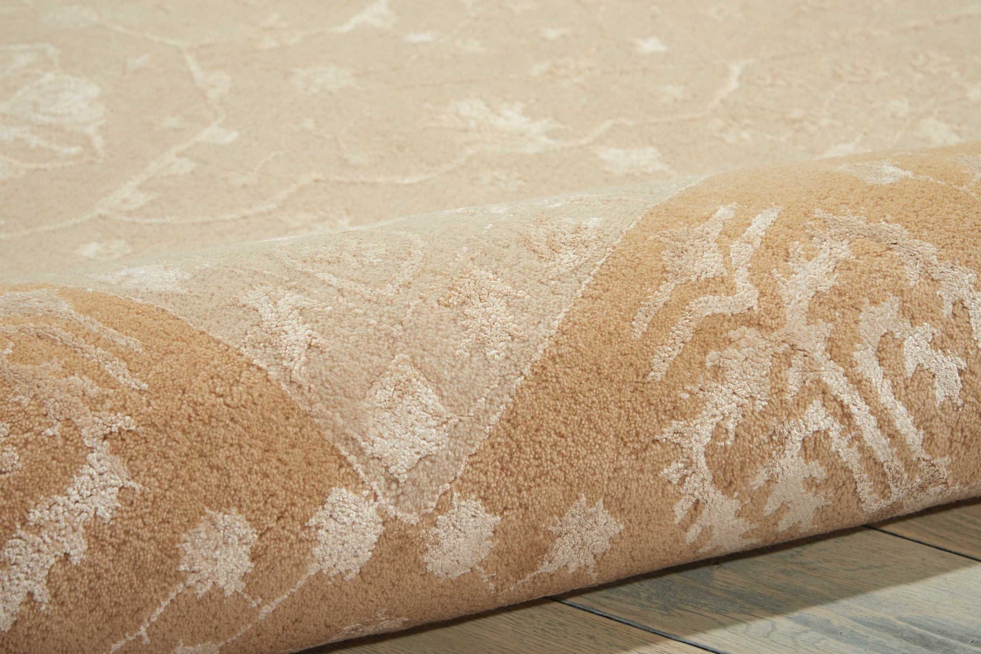 Nourison Home Symphony  Gold Oak  Traditional