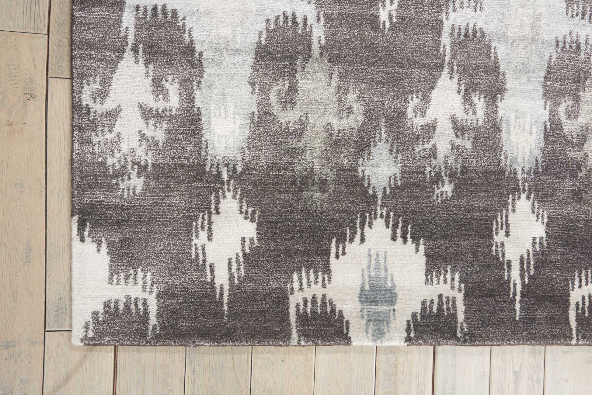 Nourison Home Silk Shadows  Grey  Transitional