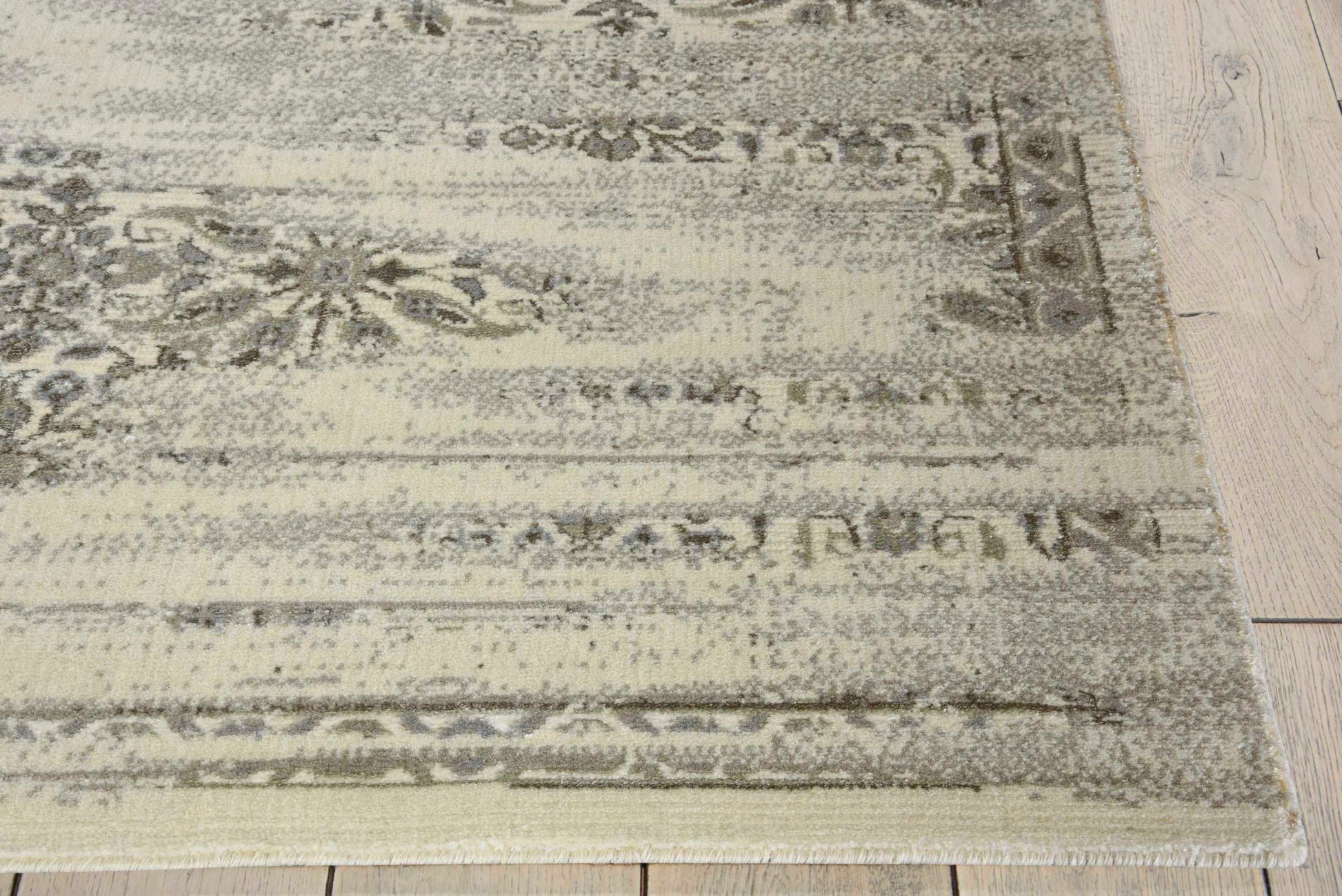 Nourison Home Luminance  Bone  Transitional