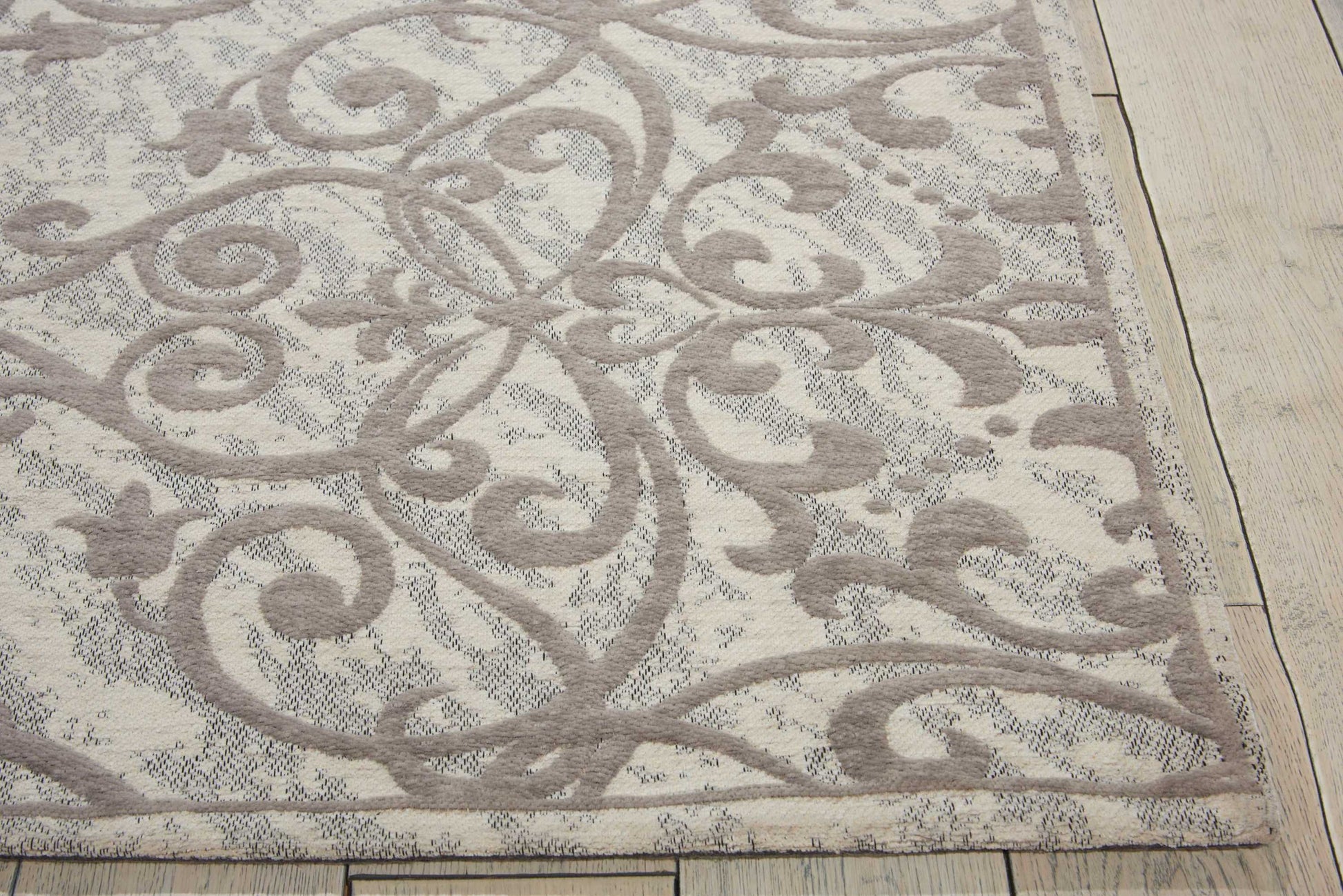 Nourison Home Damask  Ivory Grey  Traditional