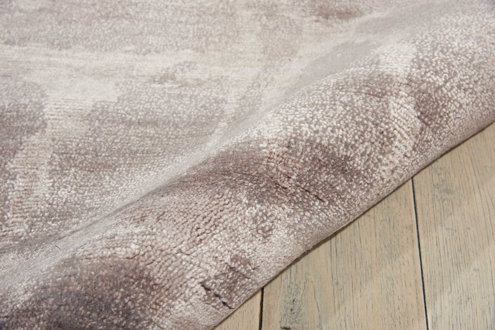 Nourison Home Silk Shadows  Silver  Contemporary