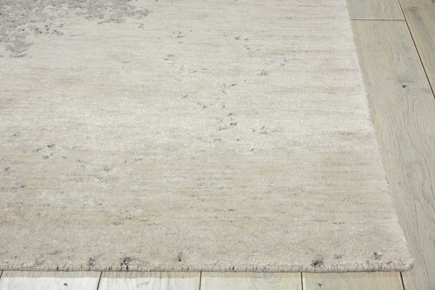 Nourison Home Silk Shadows  Ivory Silver  Transitional