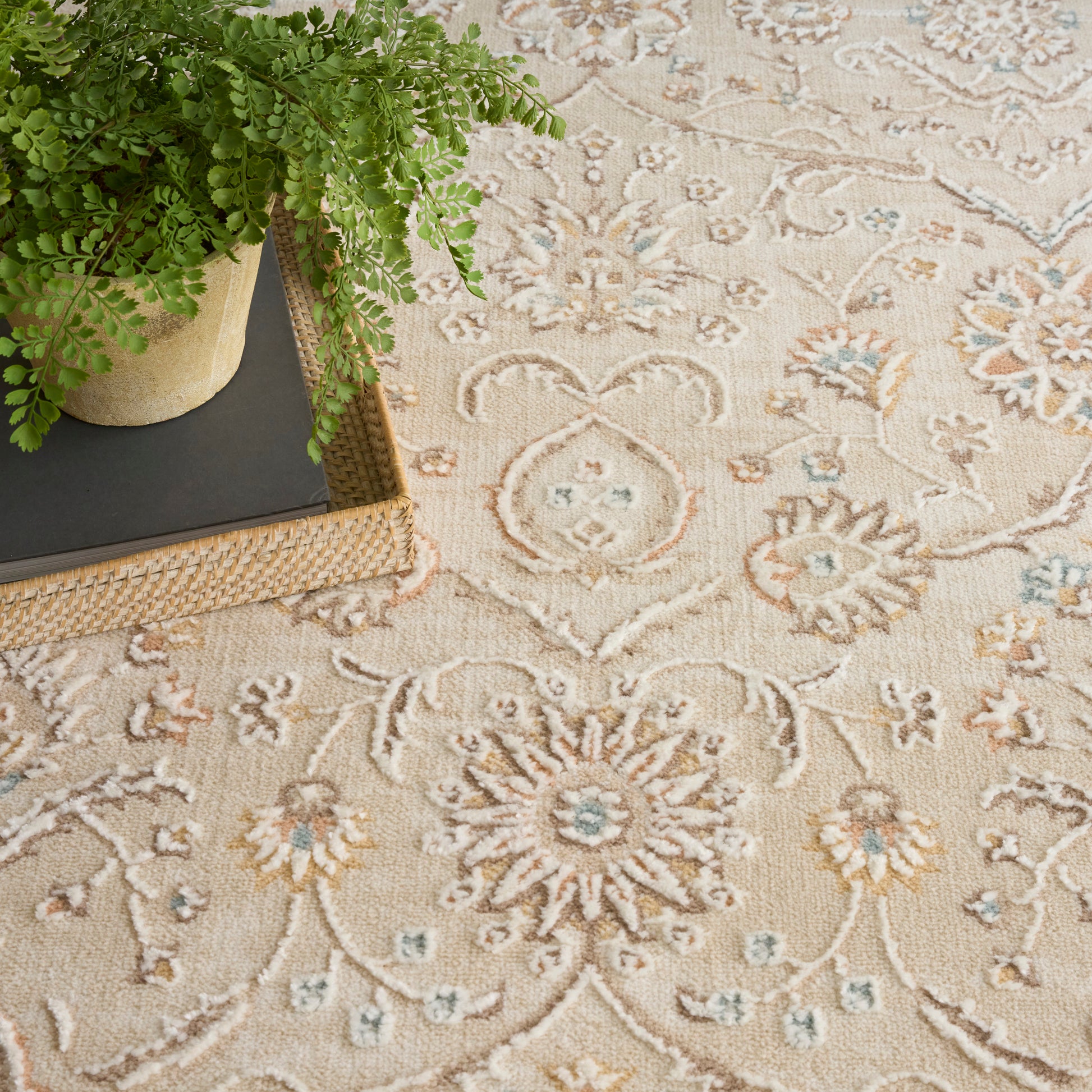 Nourison Home Isla  Ivory  Traditional