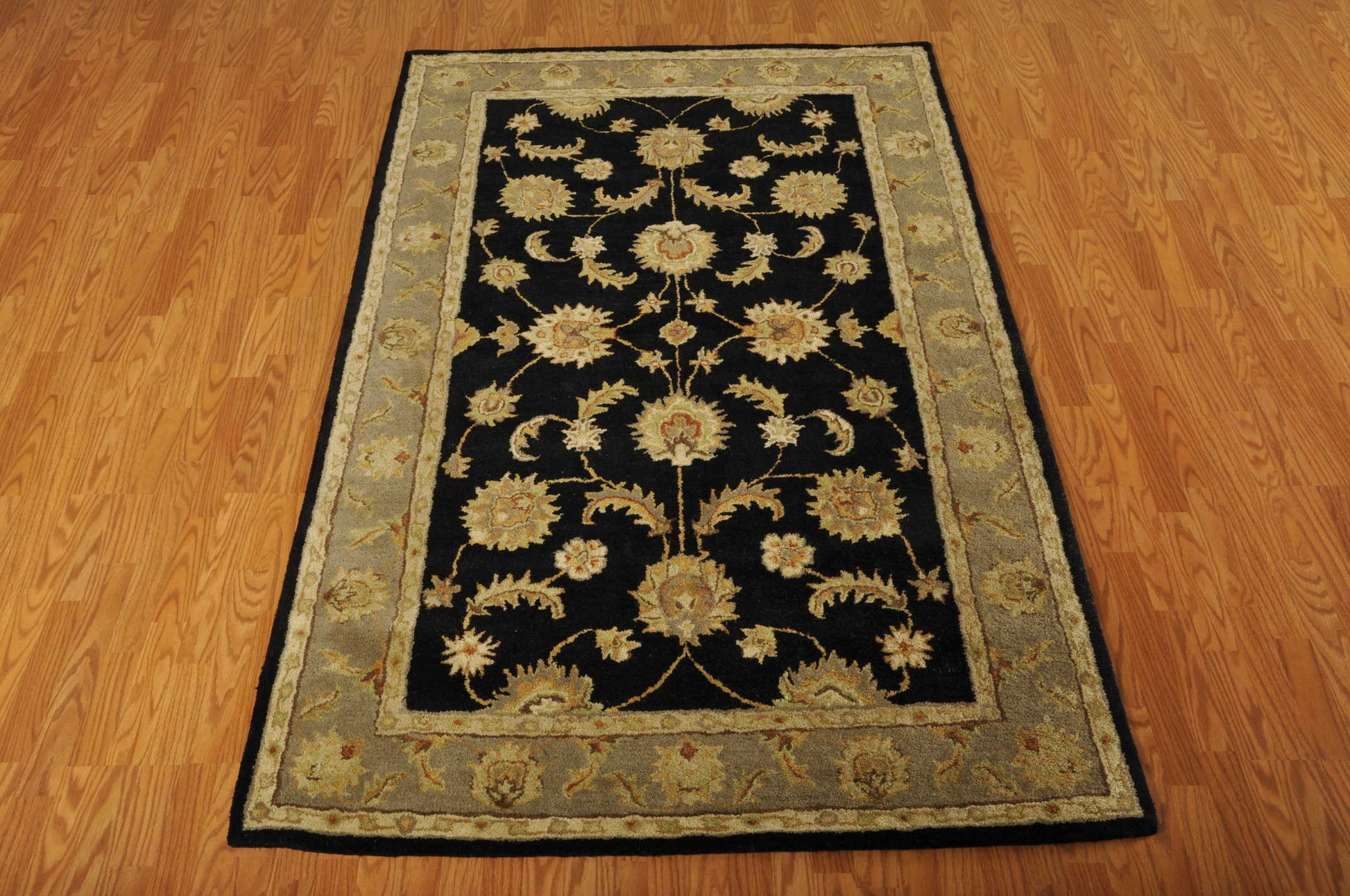 Nourison Home India House  Black  Traditional