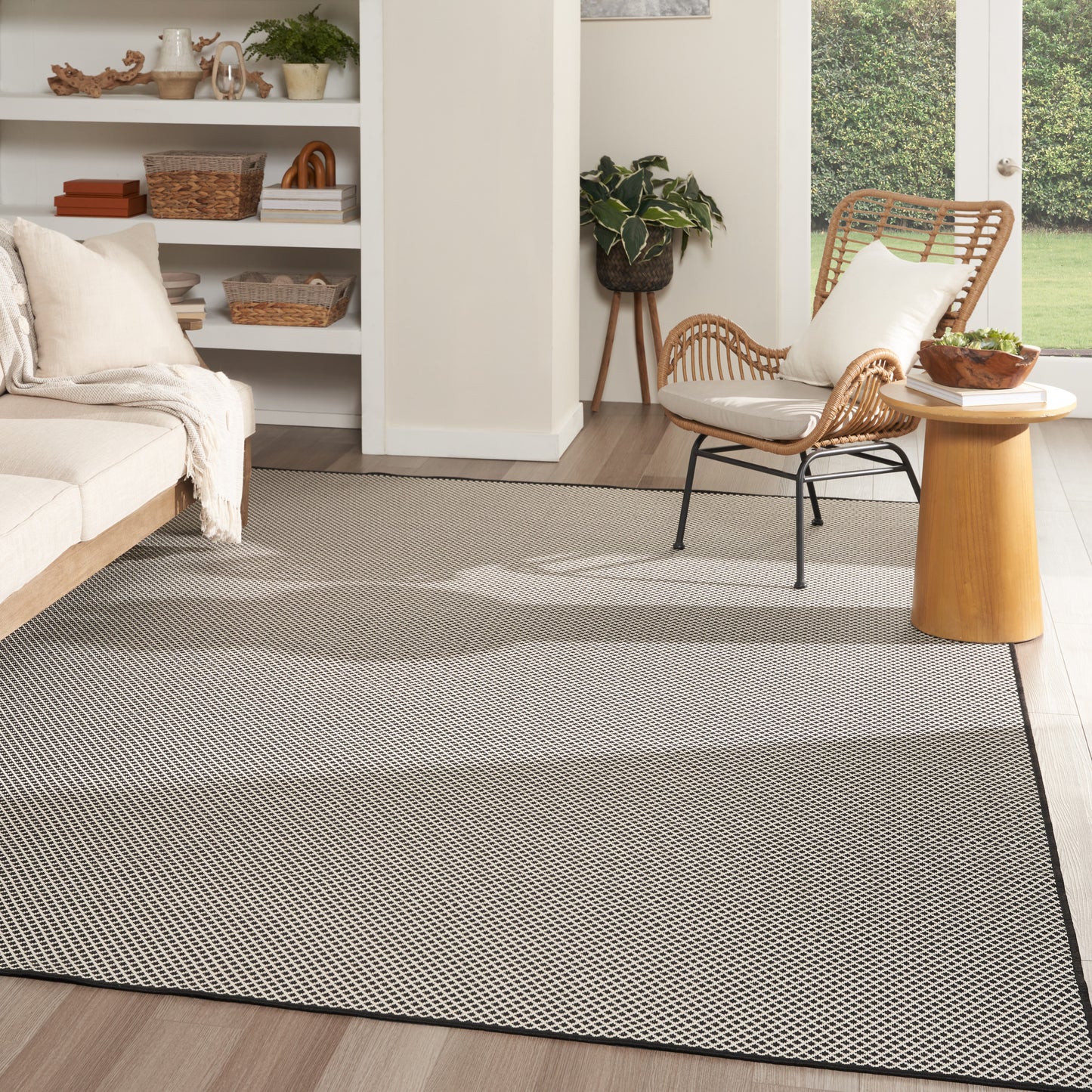 Nourison Home Courtyard  Black White  Contemporary