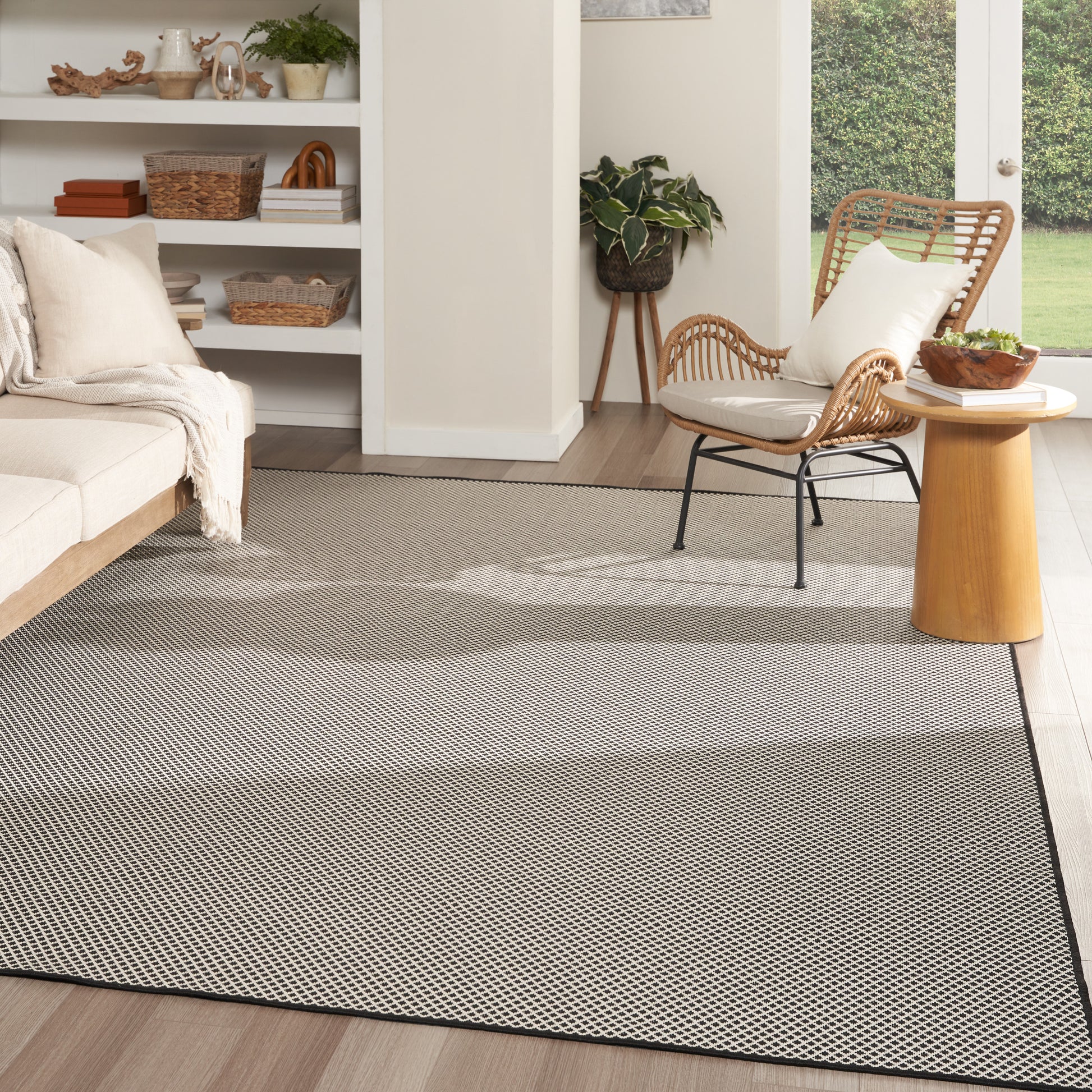 Nourison Home Courtyard  Black White  Contemporary