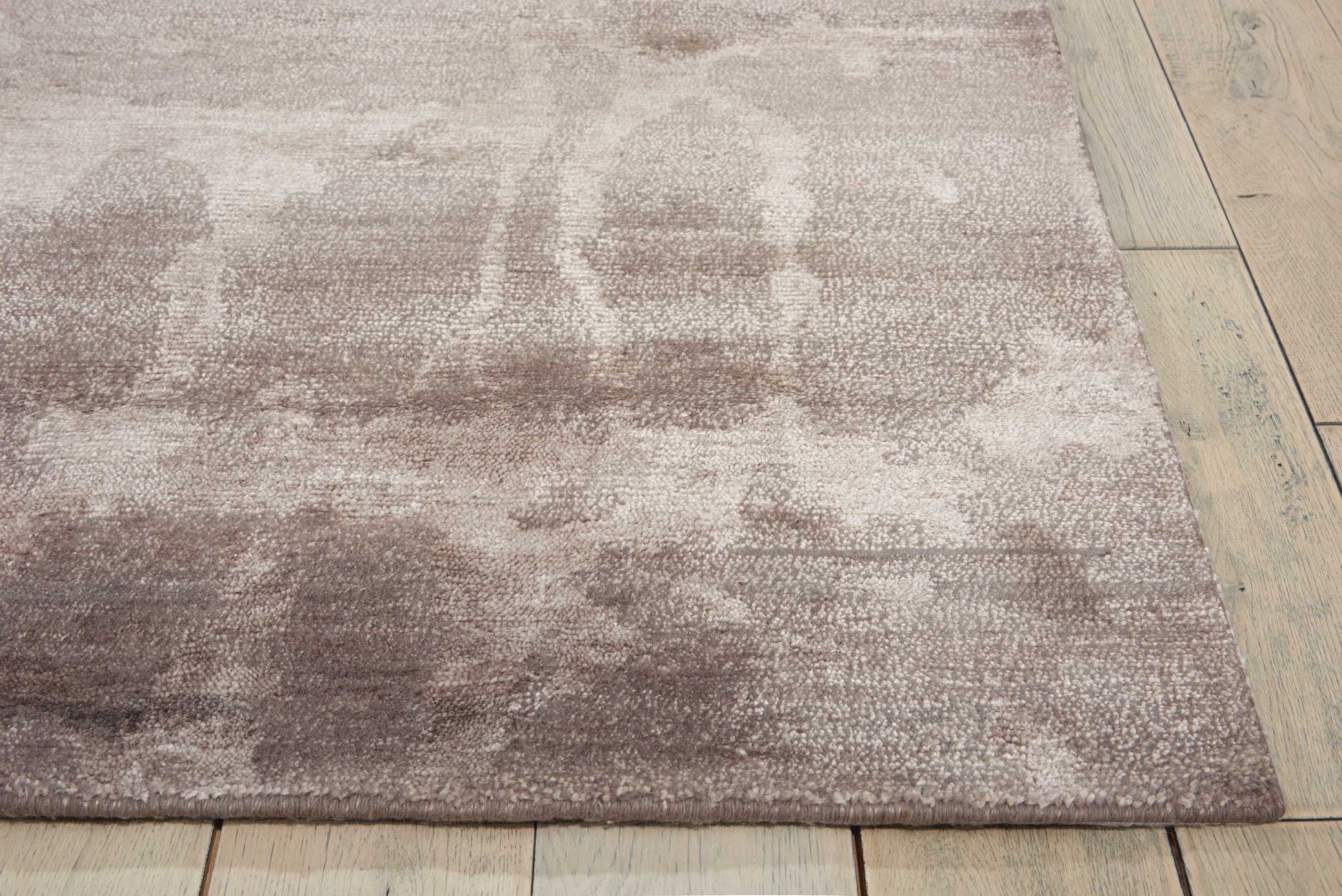 Nourison Home Silk Shadows  Silver  Contemporary