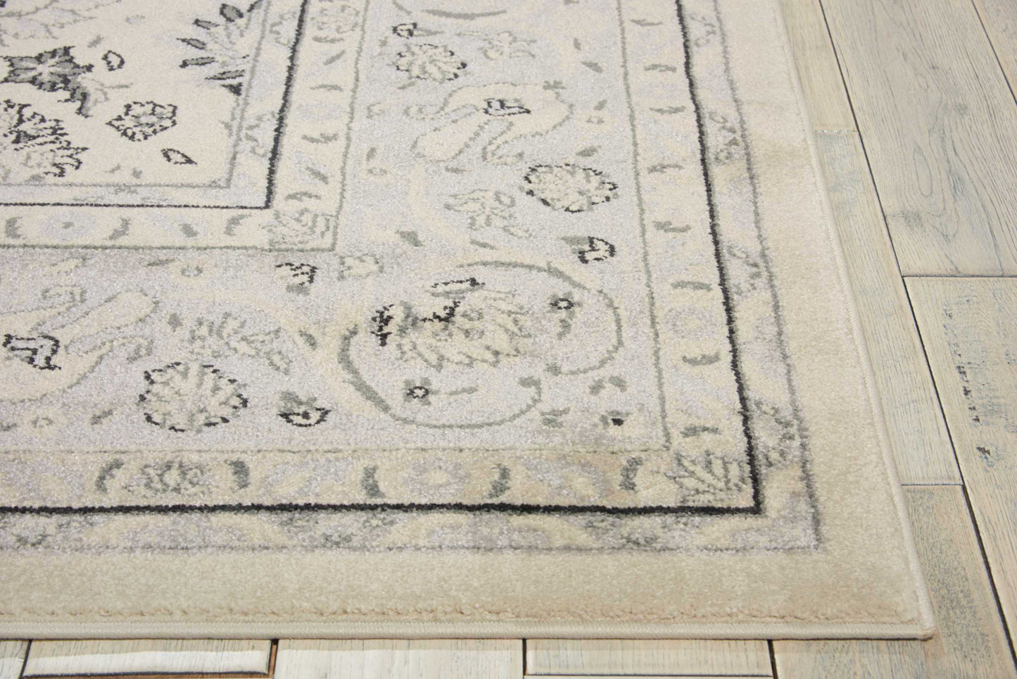 Nourison Home Maymana  Ivory  Traditional