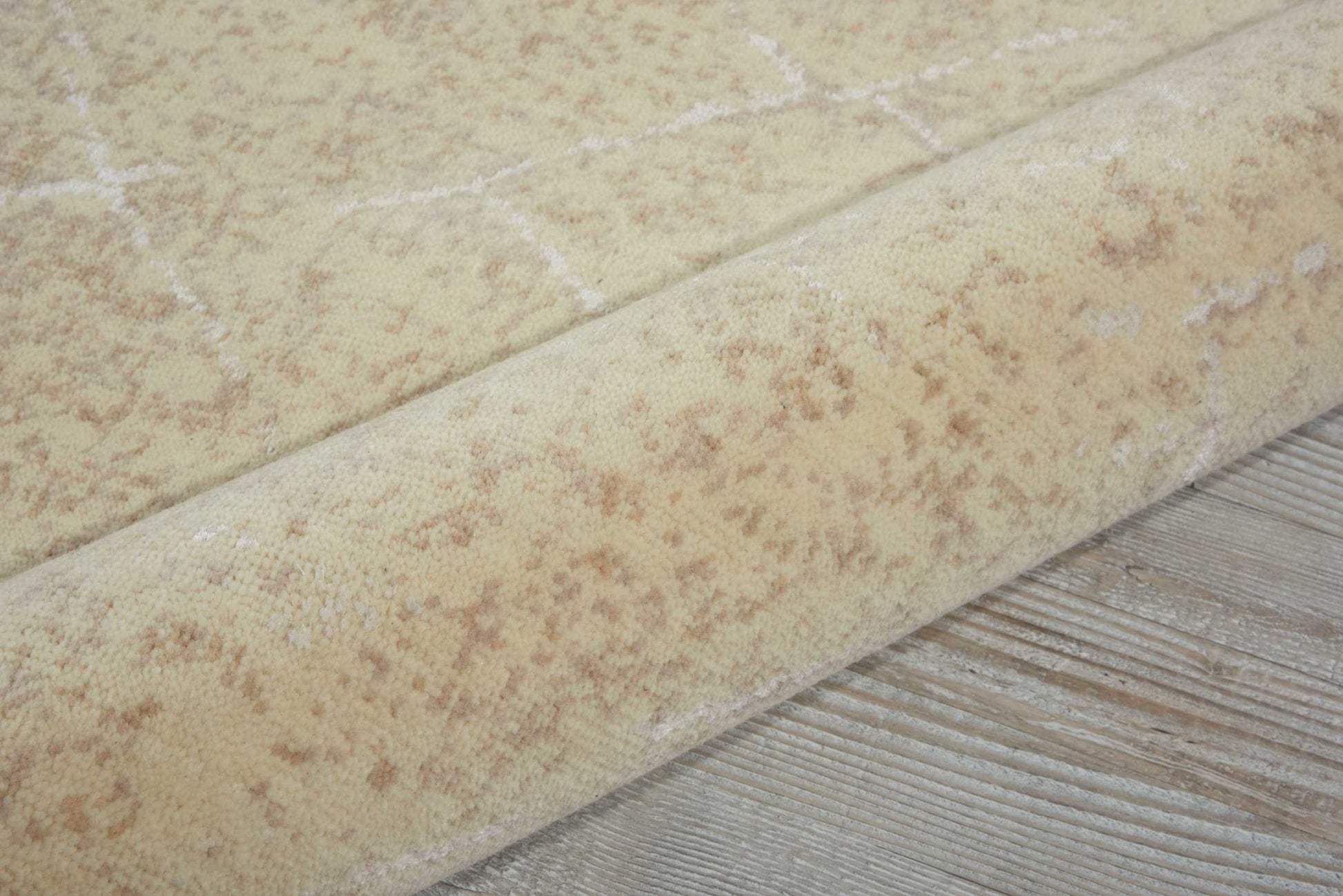 Nourison Home Silk Elements  Natural  Traditional