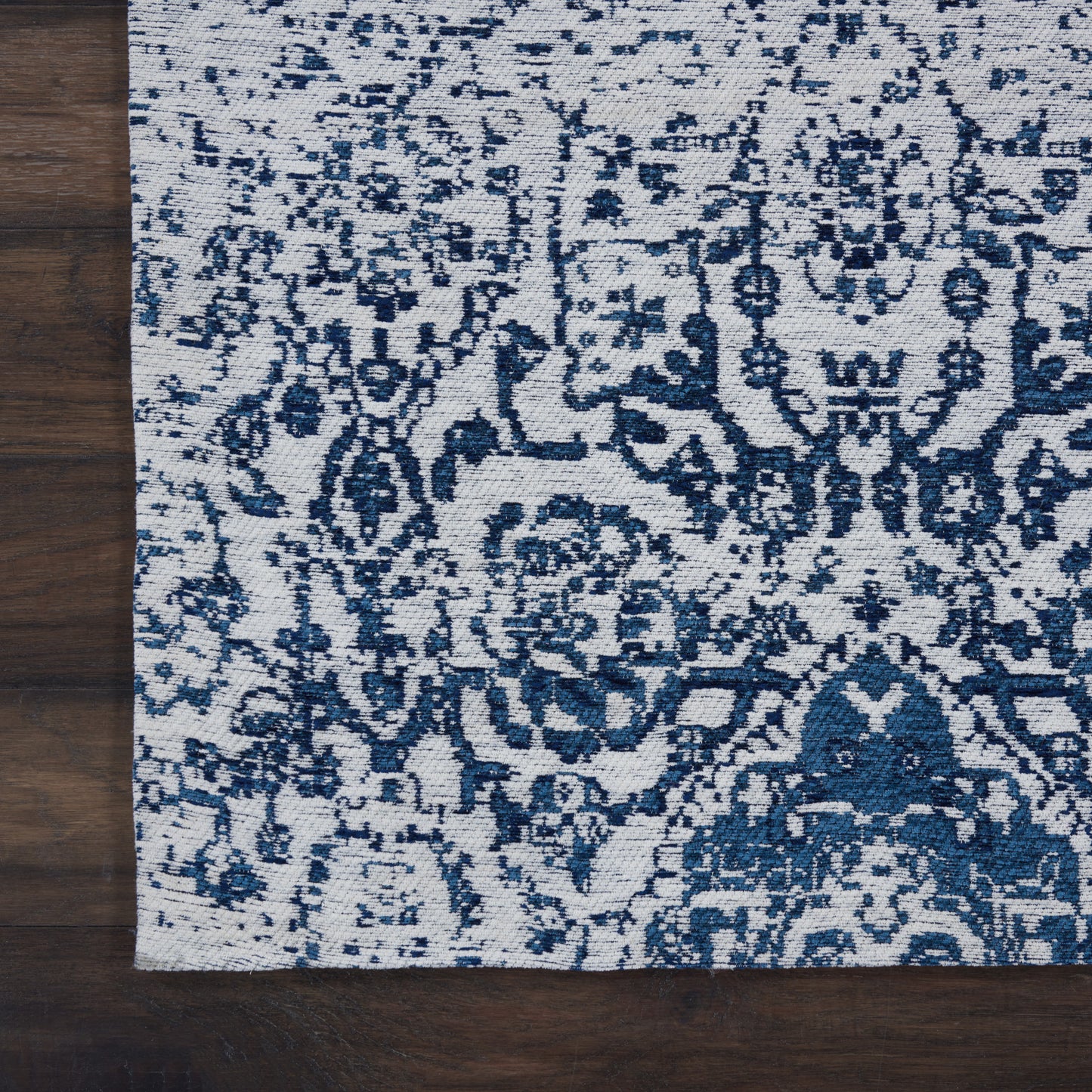 Nourison Home Damask  Ivory Navy  Transitional