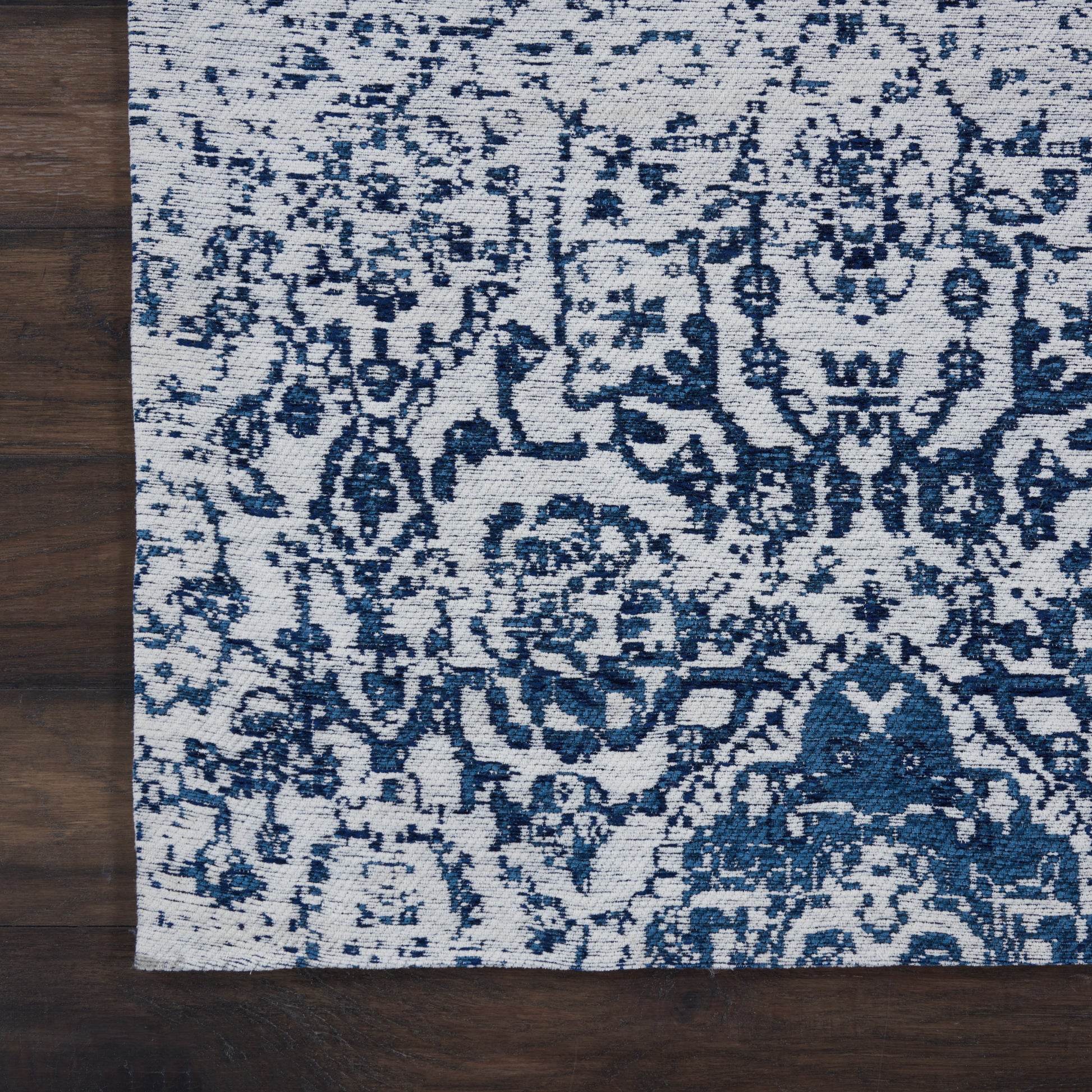 Nourison Home Damask  Ivory Navy  Transitional