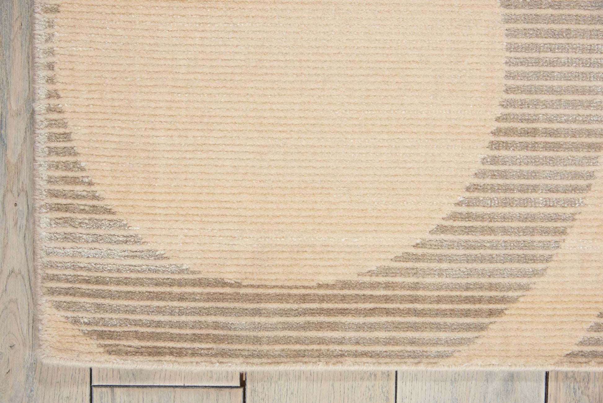 Nourison Home Luminance  Cream Grey  Transitional