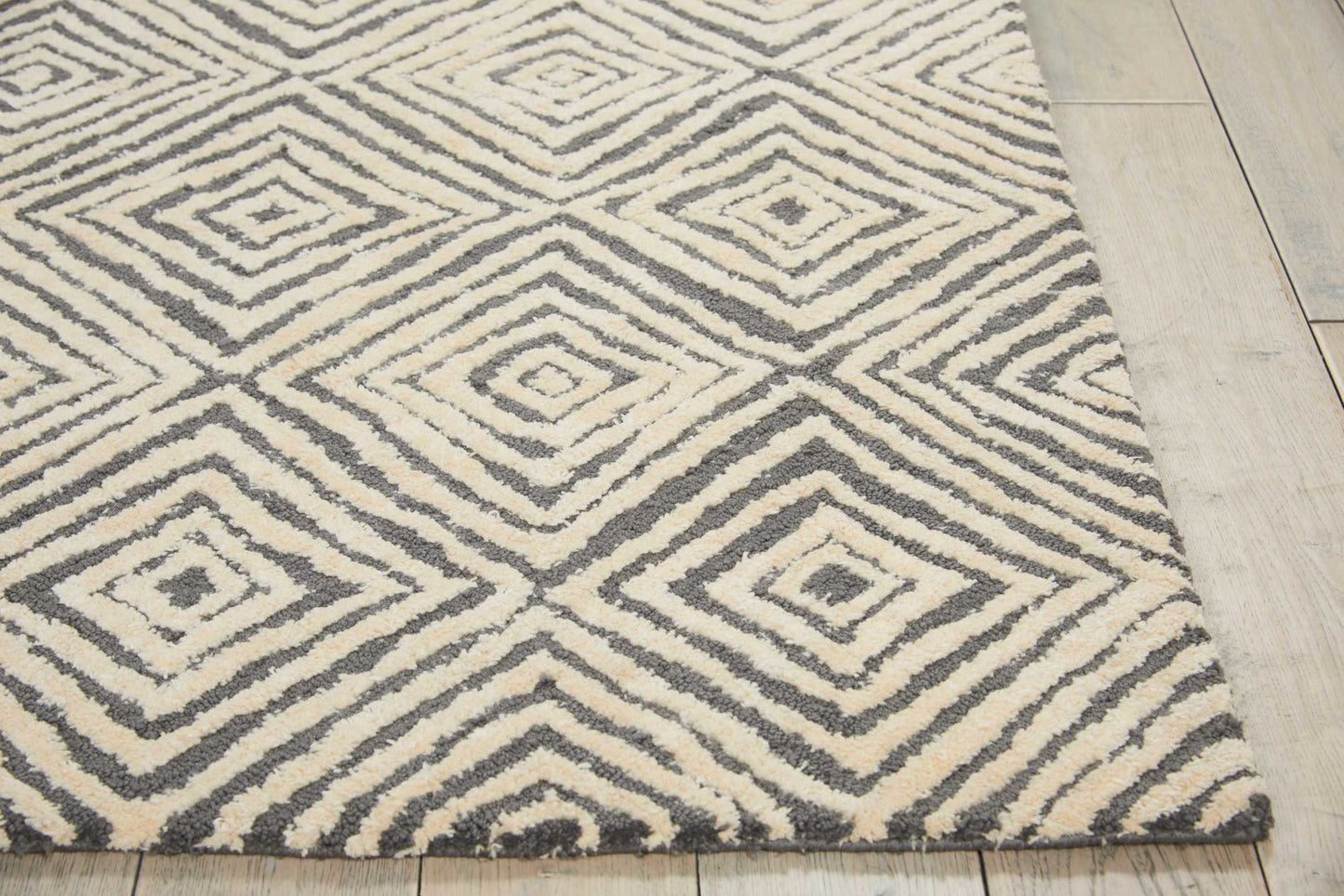 Nourison Home Deco Mod  Grey Ivory  Transitional