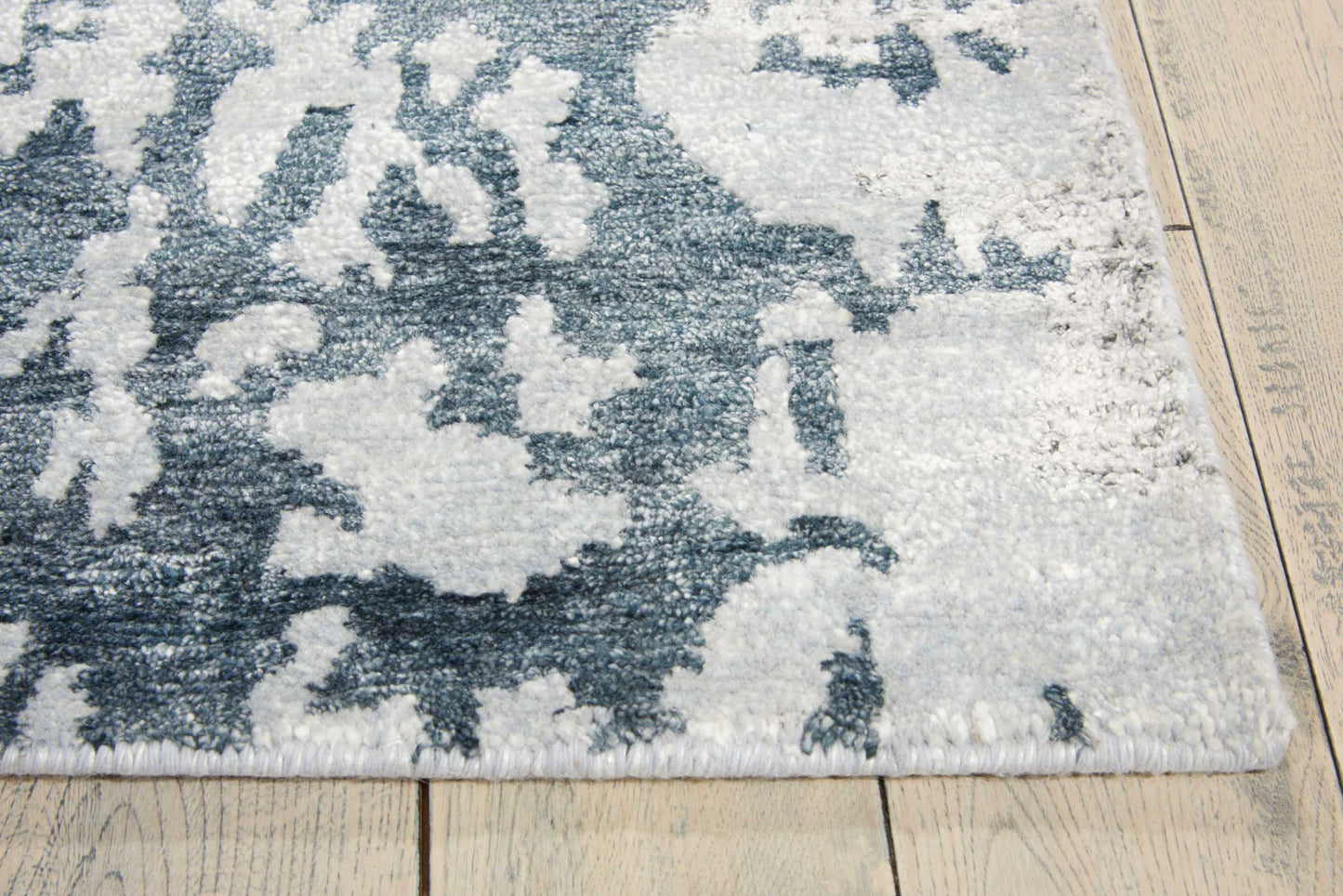 Nourison Home Silk Shadows  Silver Grey  Transitional