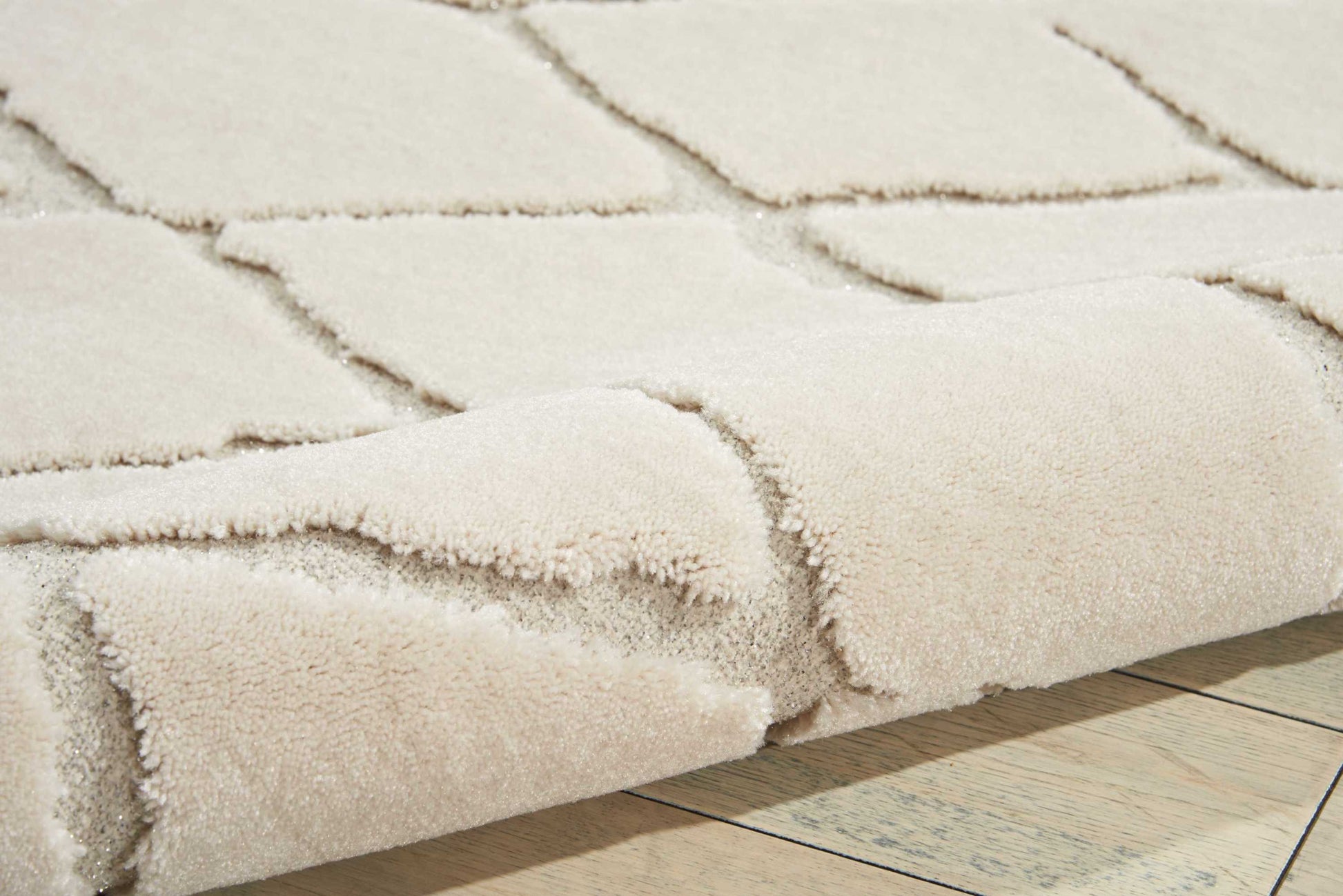 Michael Amini Gleam  Ivory  Contemporary