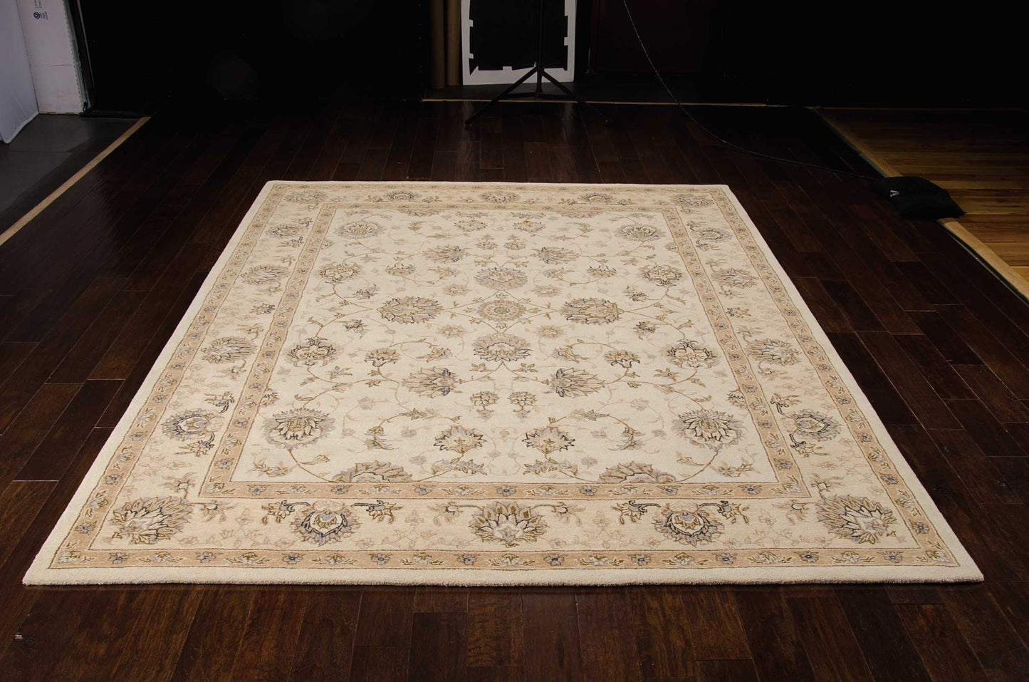 Nourison Home Heritage Hall  Cream  Traditional