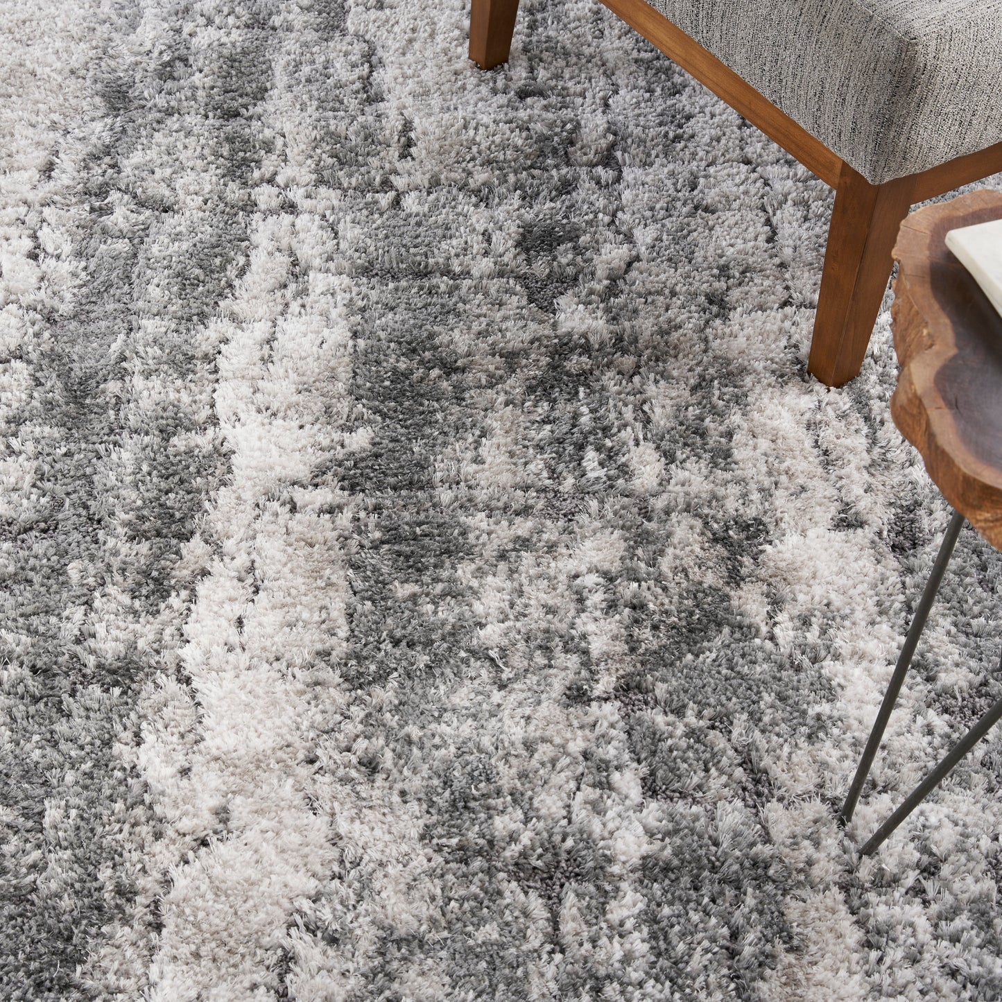 Nourison Home Dreamy Shag  Ivory Charcoal  Contemporary