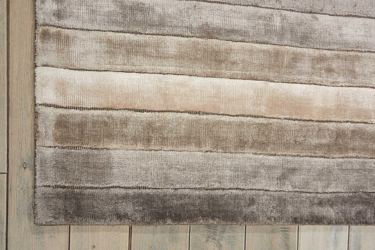 Nourison Home Aura  Silver Shadow  Contemporary