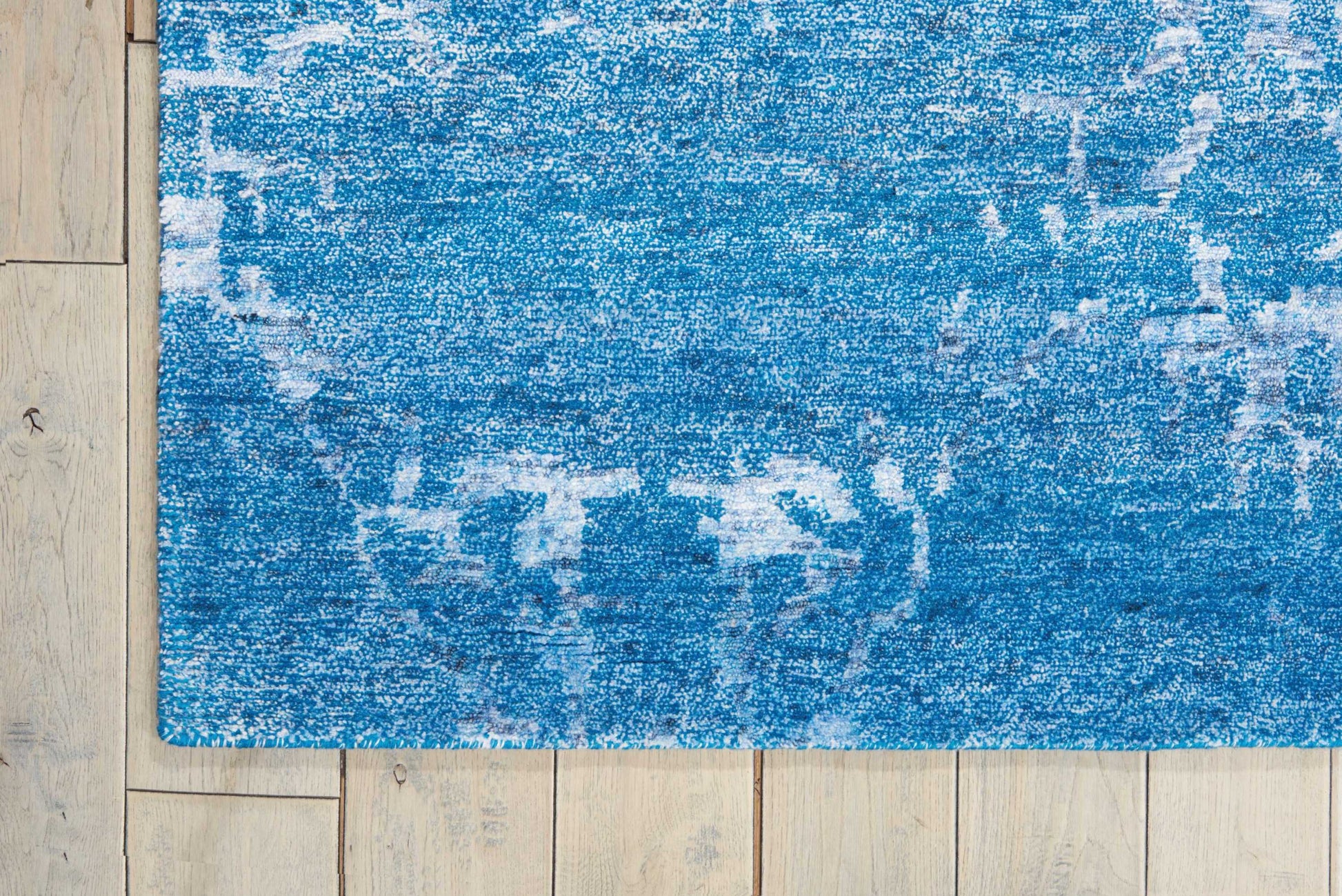 Nourison Home Silk Shadows  Ocean  Transitional