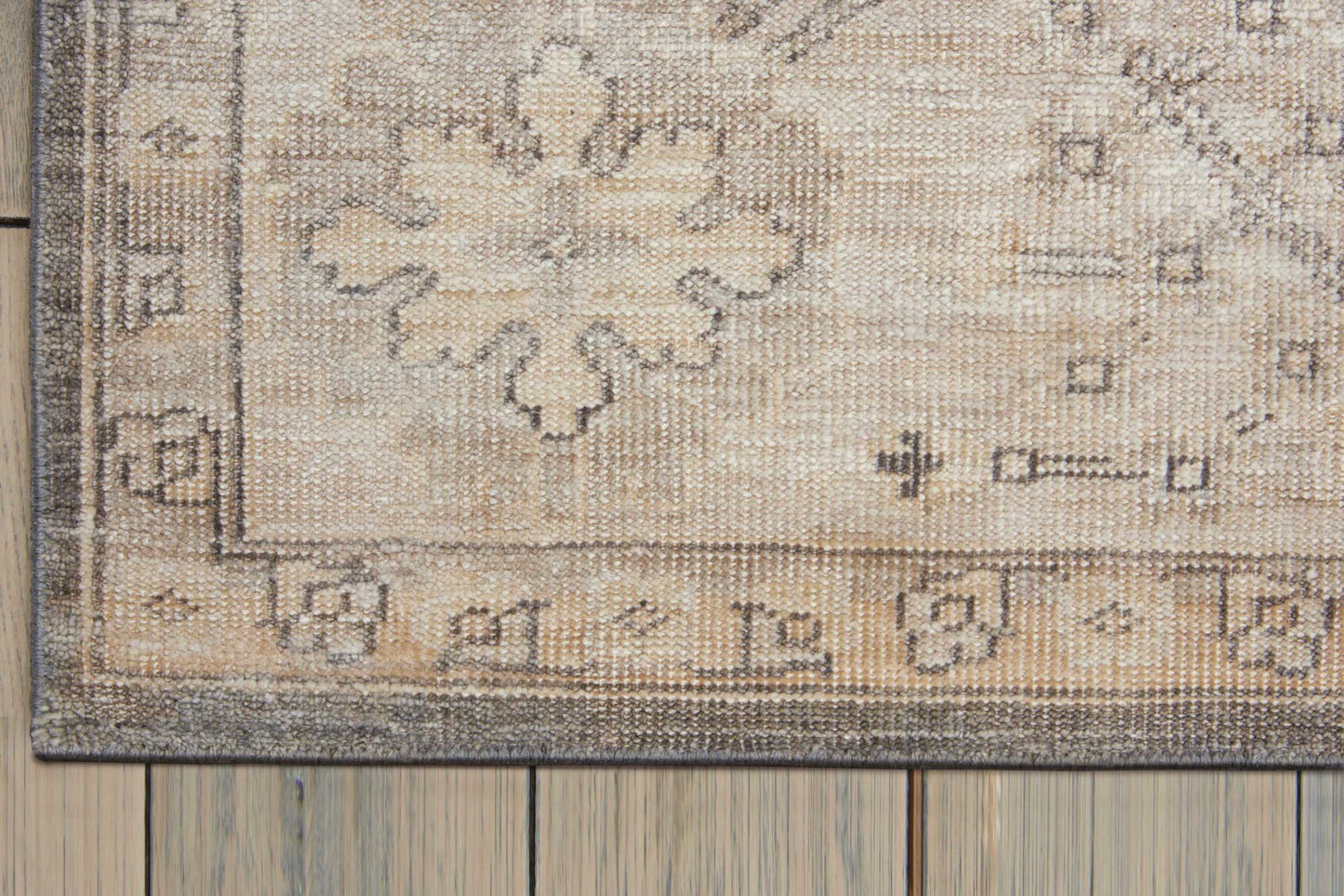 Nourison Home Aldora  Aubergine  Traditional