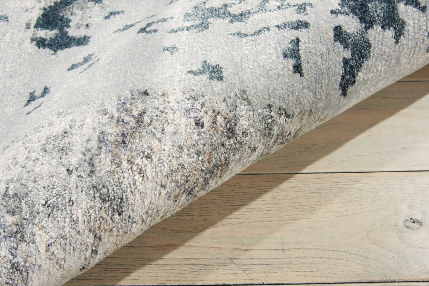 Nourison Home Silk Shadows  Silver Grey  Transitional