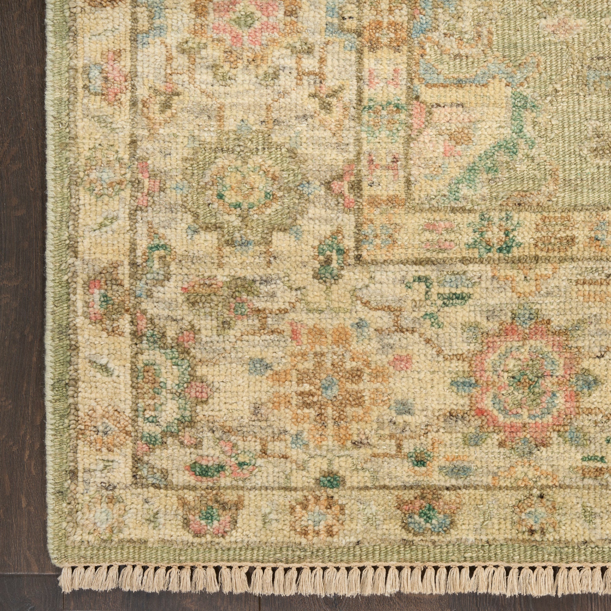 Nourison Home Heritage Vine  Green  Traditional