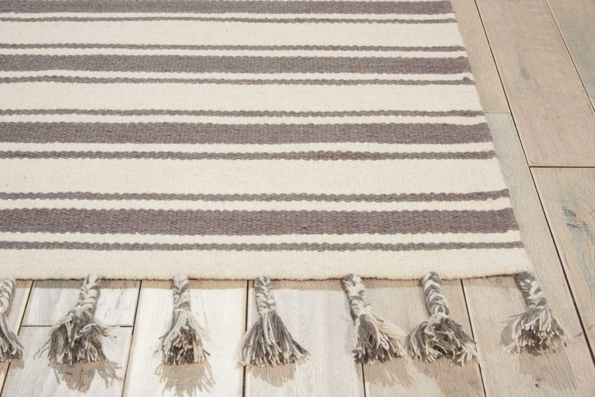 Nourison Home Rio Vista  Ivory Grey  Contemporary