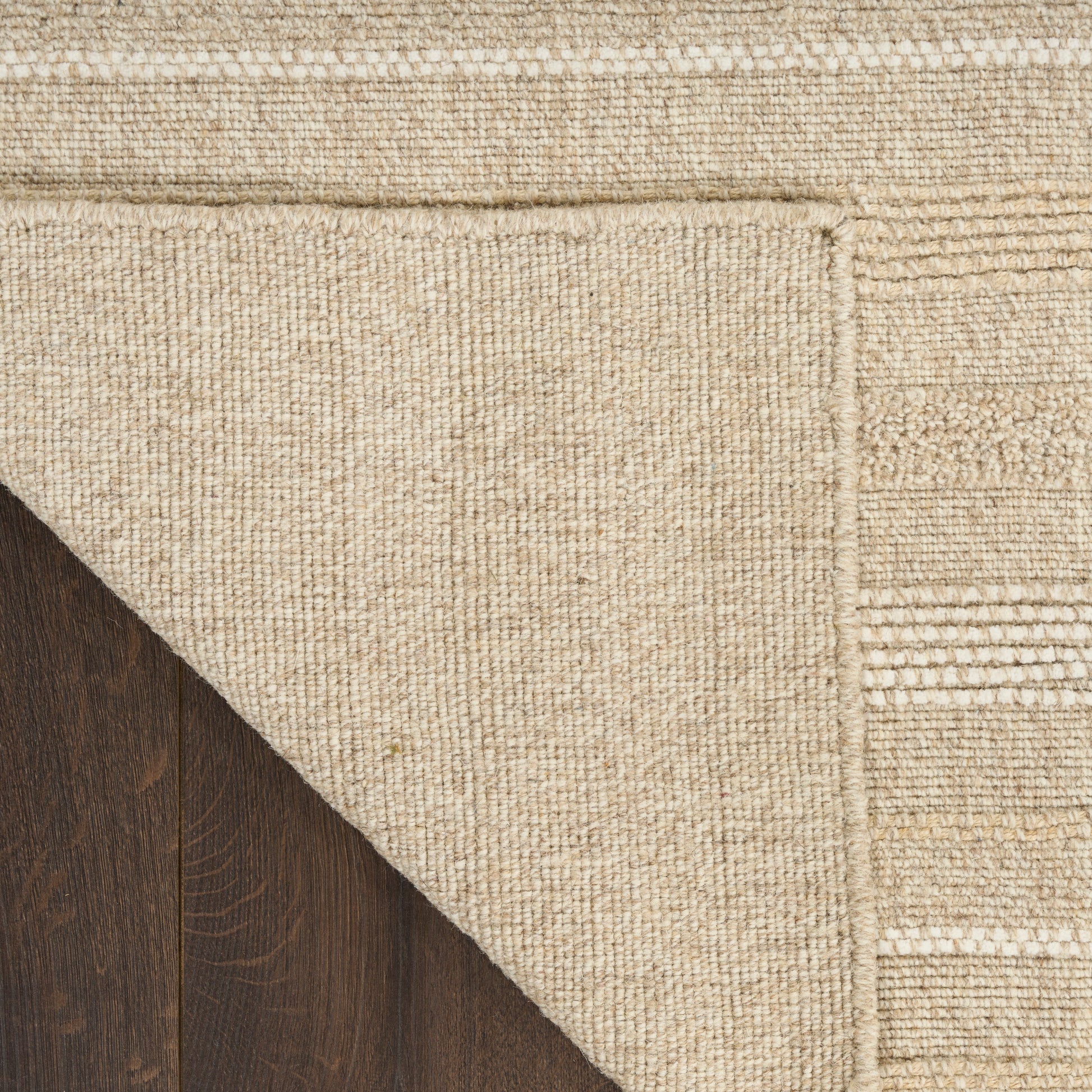 Nourison Home Embrace  Ivory Silver  Contemporary