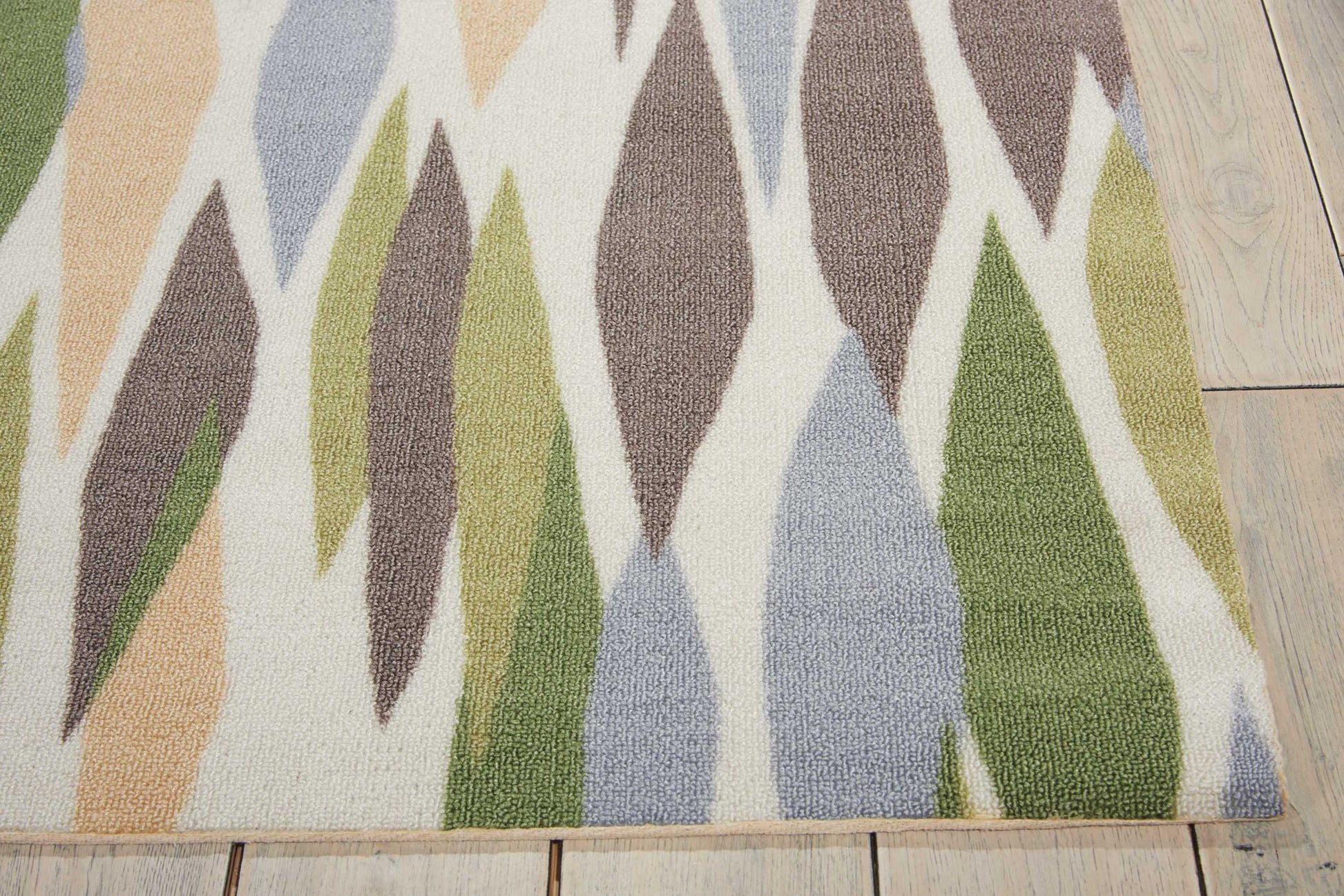 Waverly Sun N Shade  Violet  Contemporary