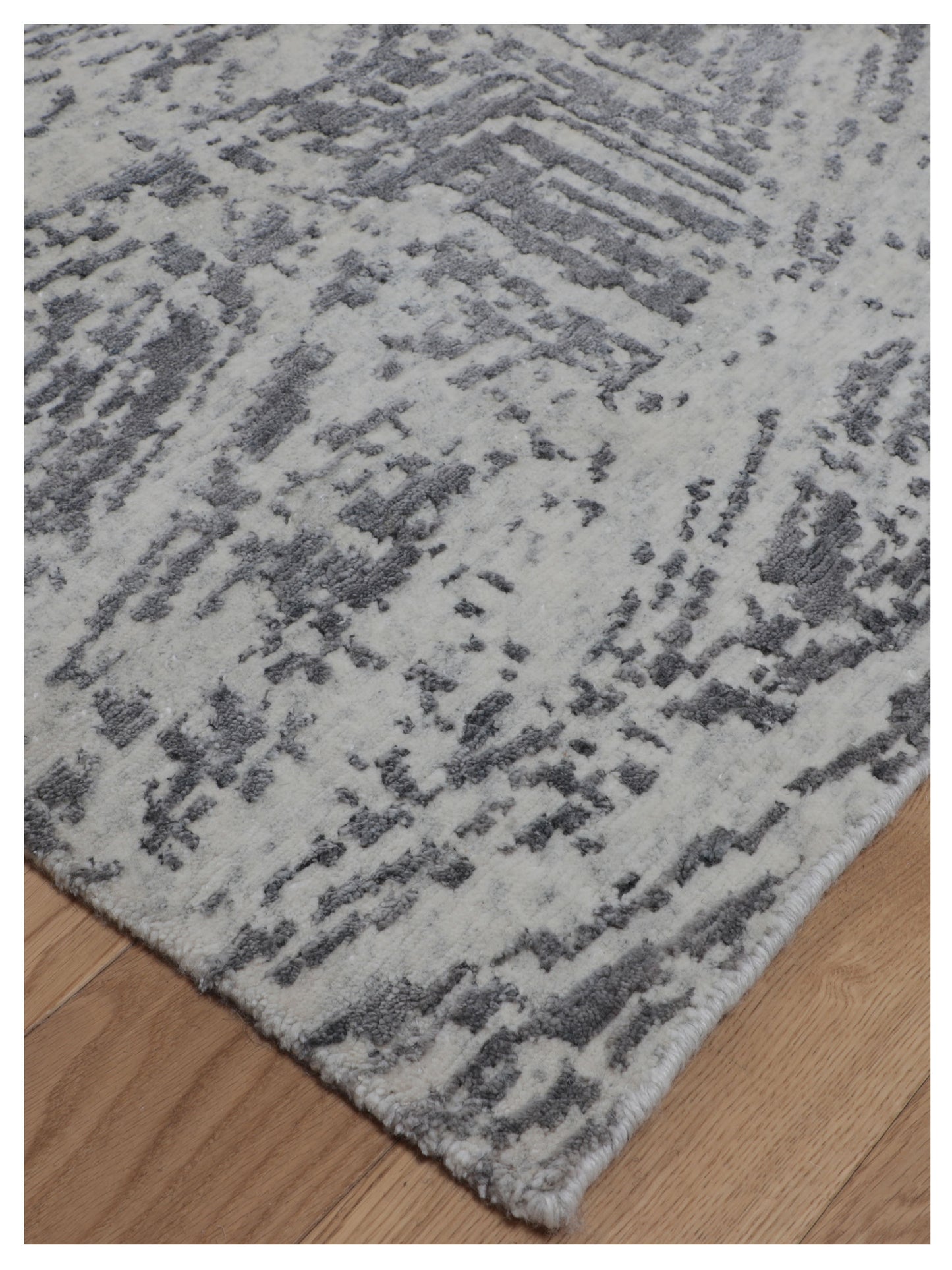 Artisan Mary  Ivory Silver Contemporary Knotted Rug