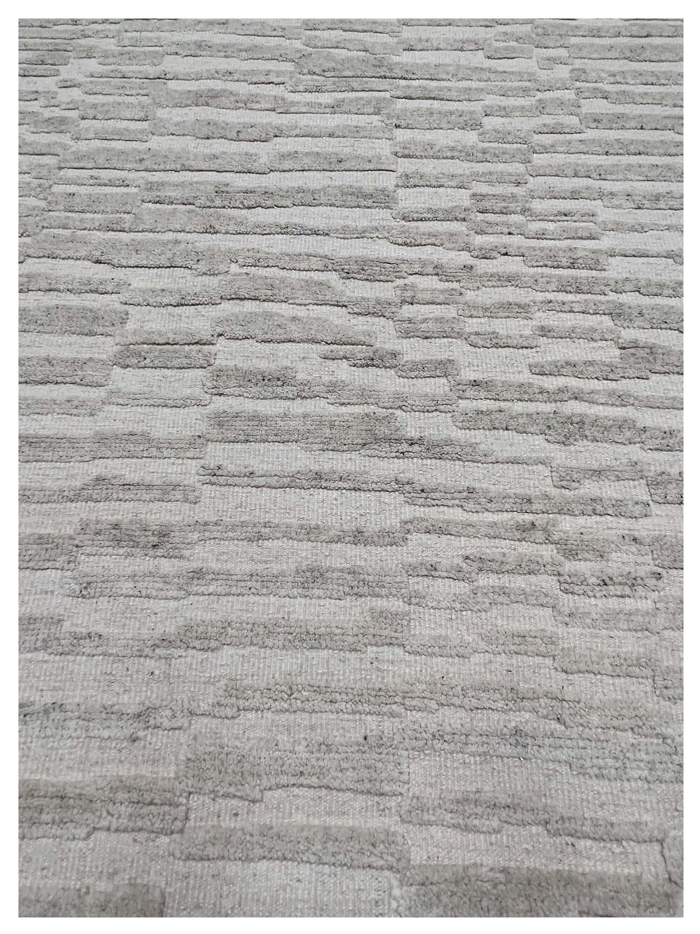 Artisan Harmony  Natural White Transitional Knotted Rug