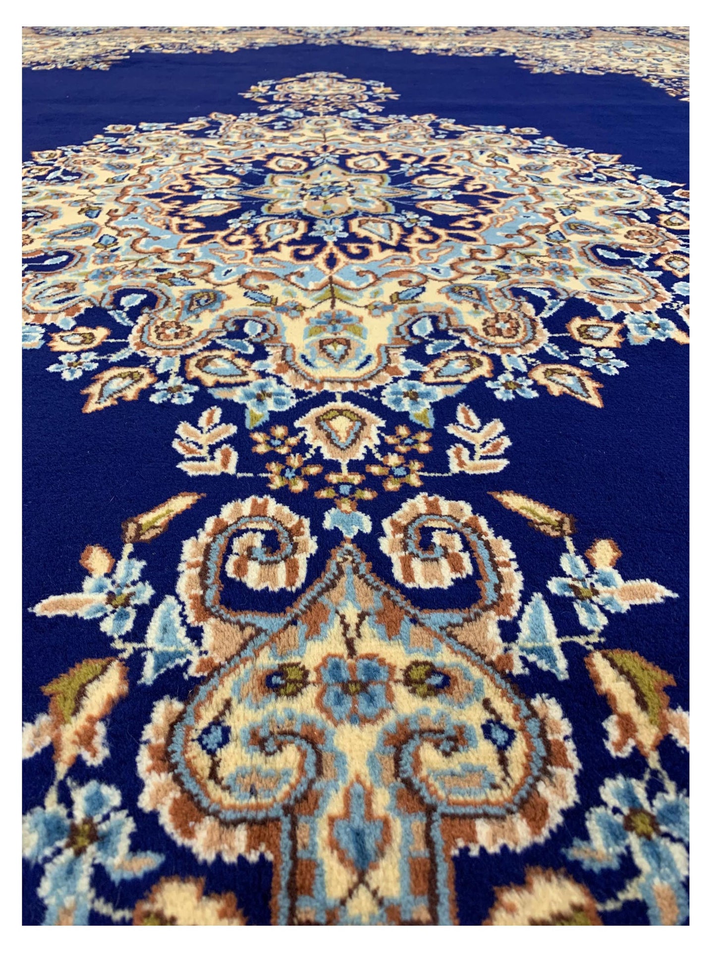 Artisan Persian Traditions  Blue  Traditional Knotted Rug