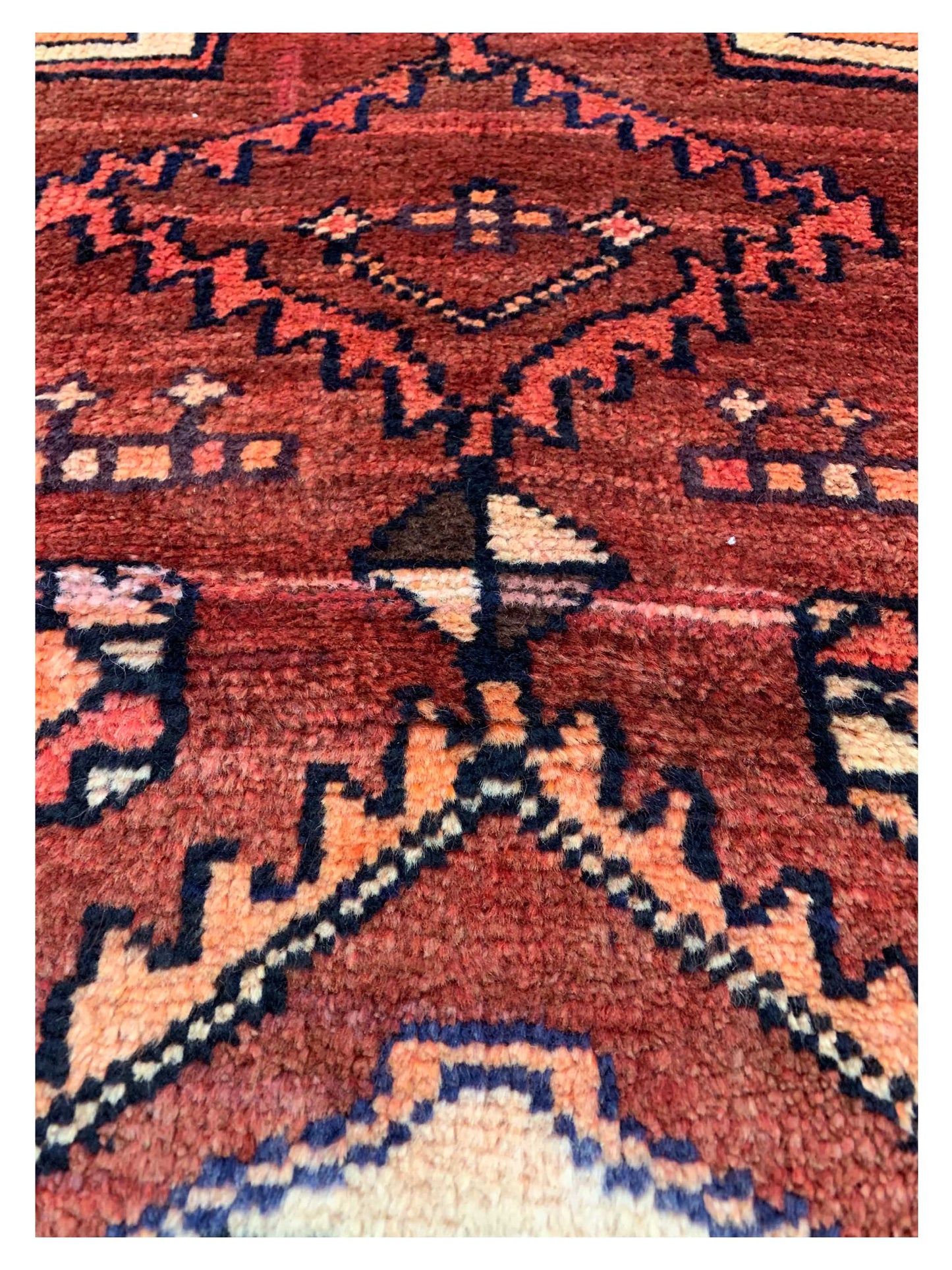 Artisan Persian Traditions  Rust Black Traditional Knotted Rug