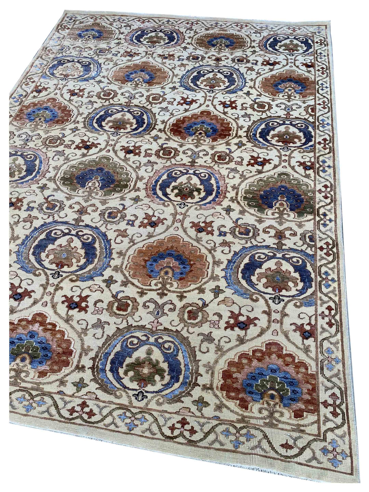 Artisan Cameron  Ivory  Traditional Knotted Rug