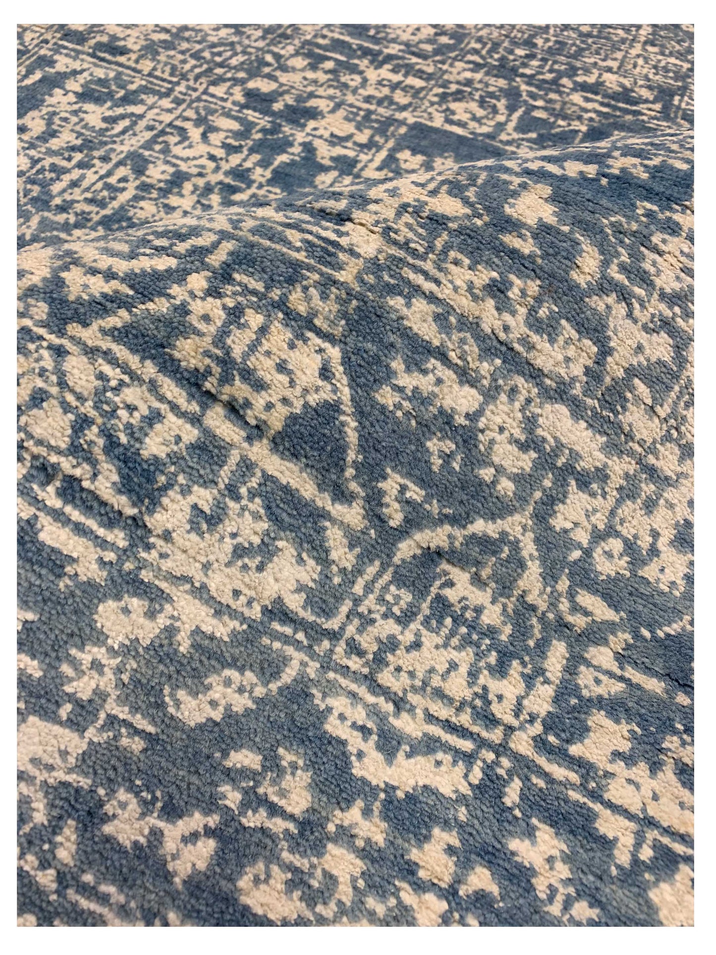 Artisan Adele  Silver Blue Transitional Knotted Rug
