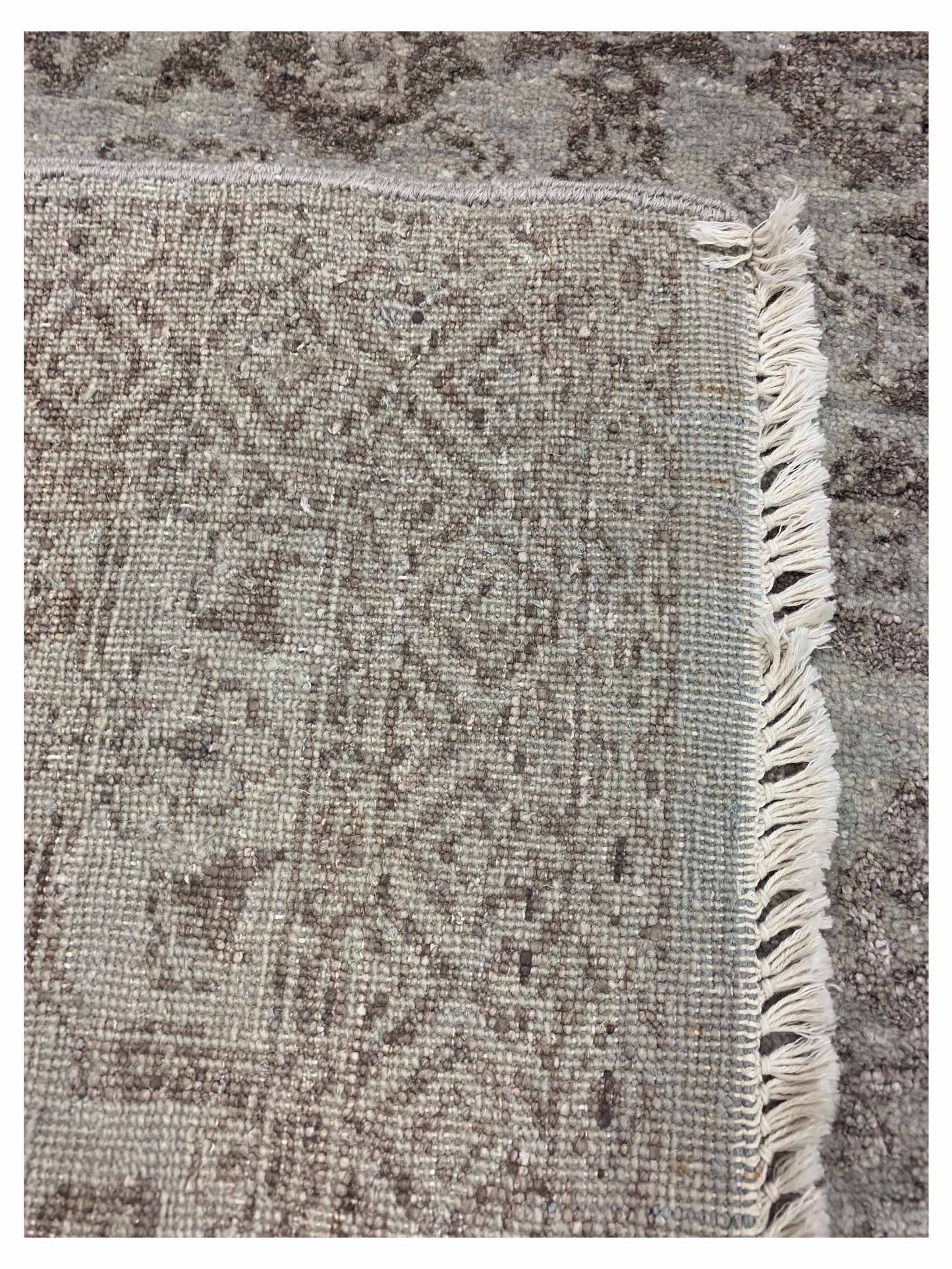 Artisan Victoria  Silver  Modern Knotted Rug