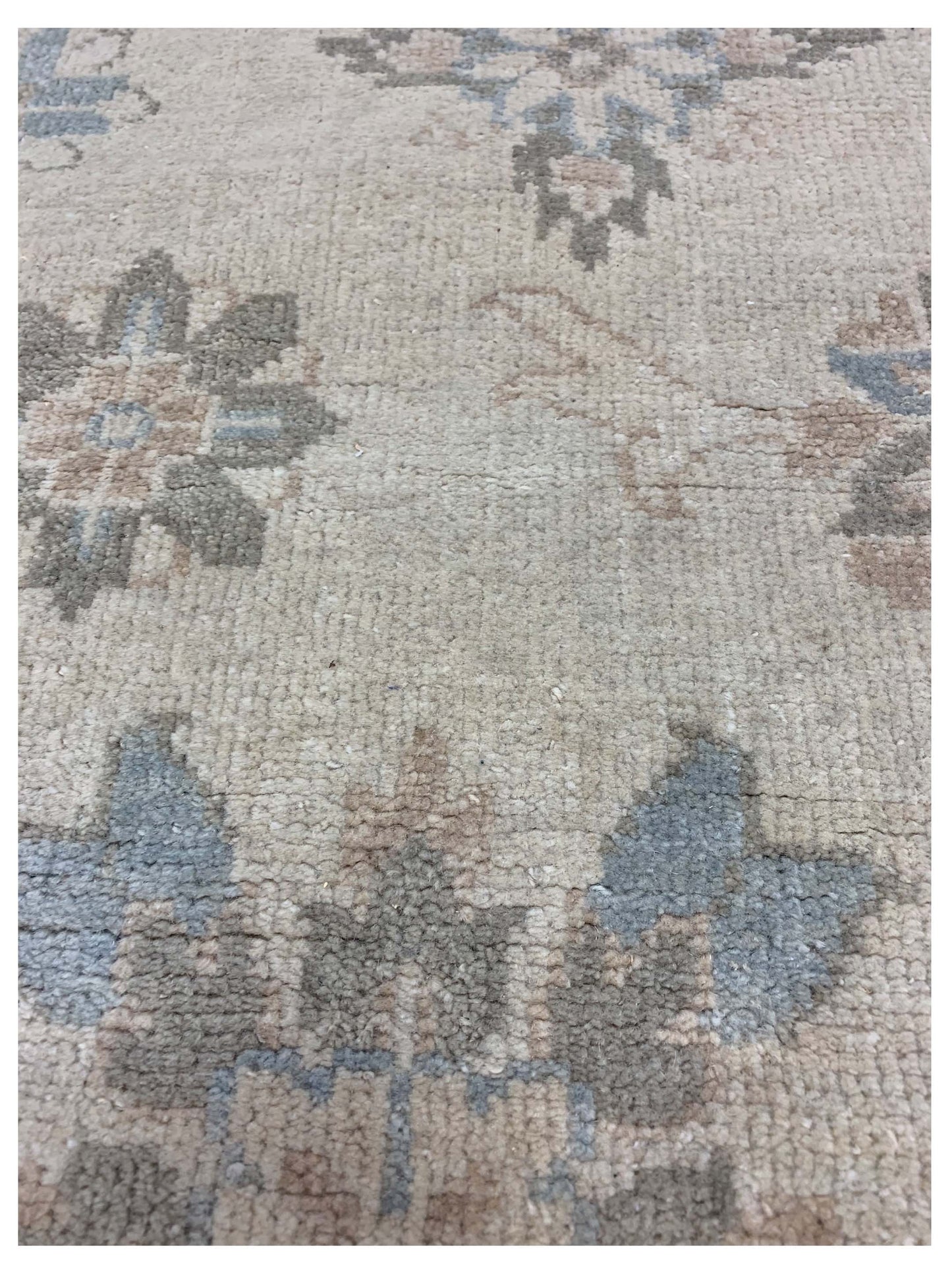 Artisan Emma  Ivory  Traditional Knotted Rug
