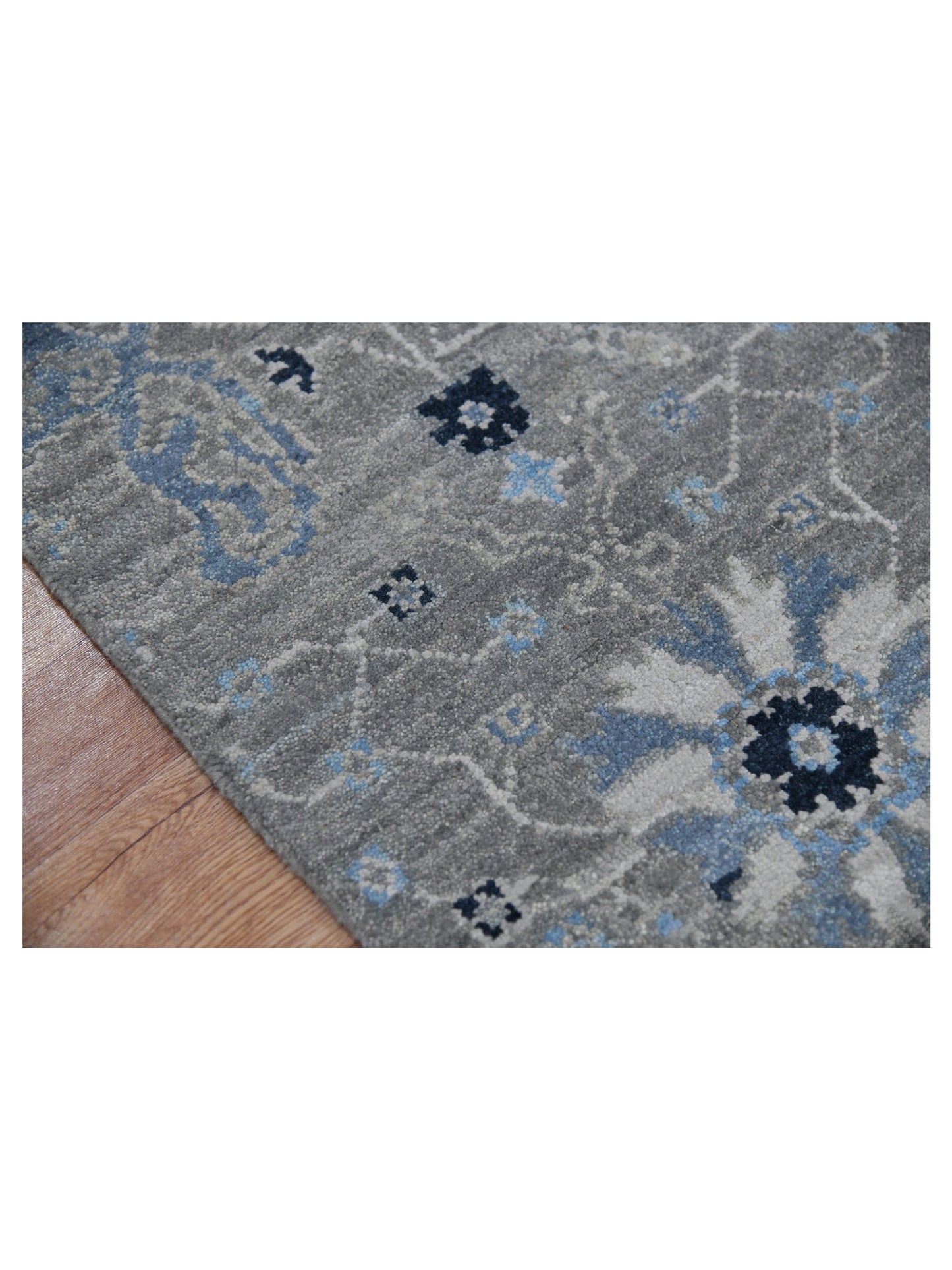 Limited Bailee BNS-200 SILVER SAND Traditional Knotted Rug