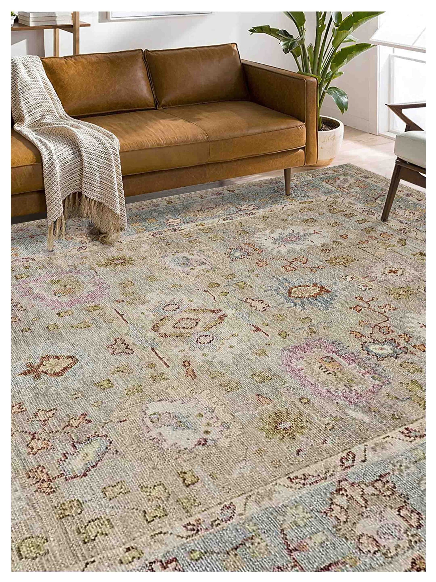 Artisan Felicity  Silver Lt.Blue Traditional Knotted Rug