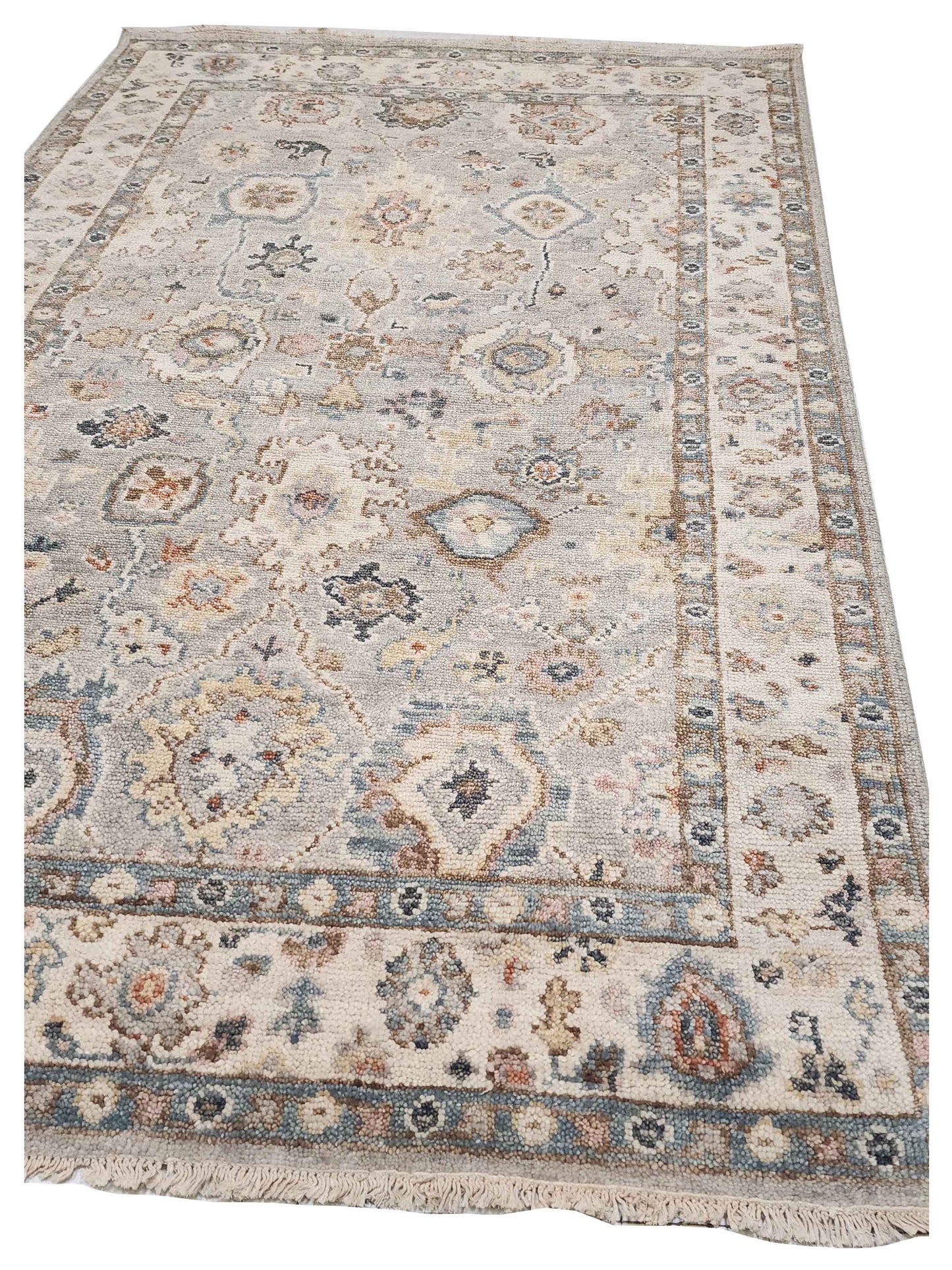 Artisan Felicity  Lt.Grey Beige Traditional Knotted Rug